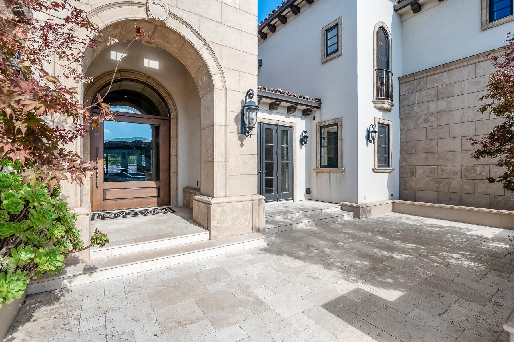 1742 N Pratos St, Visalia, CA 93291