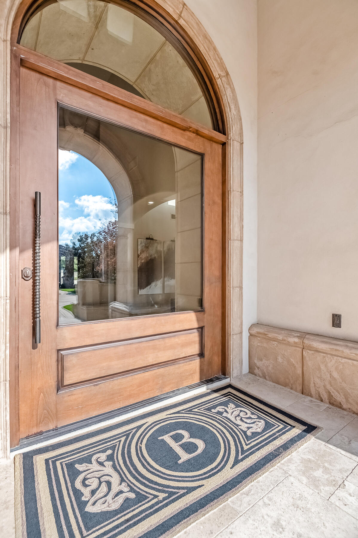 1742 N Pratos St, Visalia, CA 93291