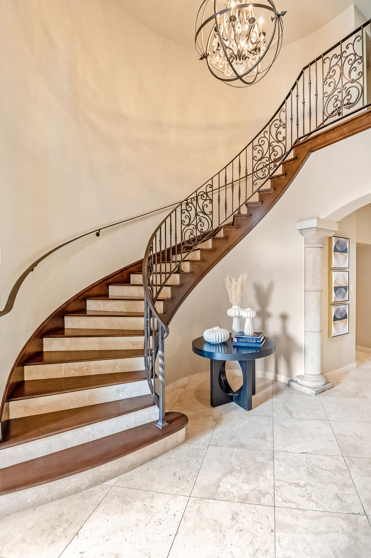 1742 N Pratos St, Visalia, CA 93291