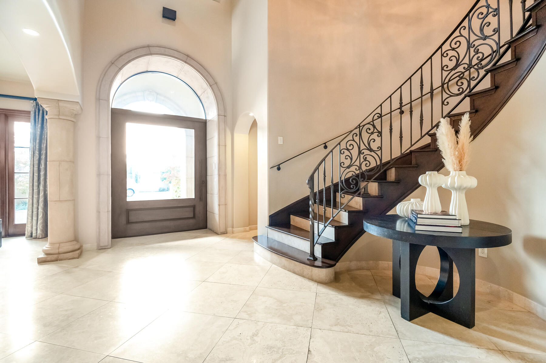 1742 N Pratos St, Visalia, CA 93291