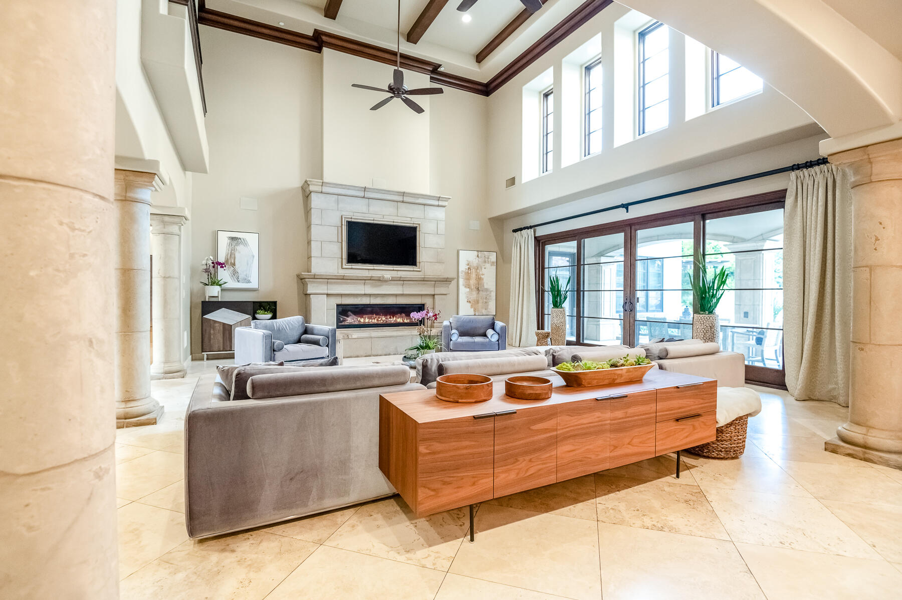 1742 N Pratos St, Visalia, CA 93291