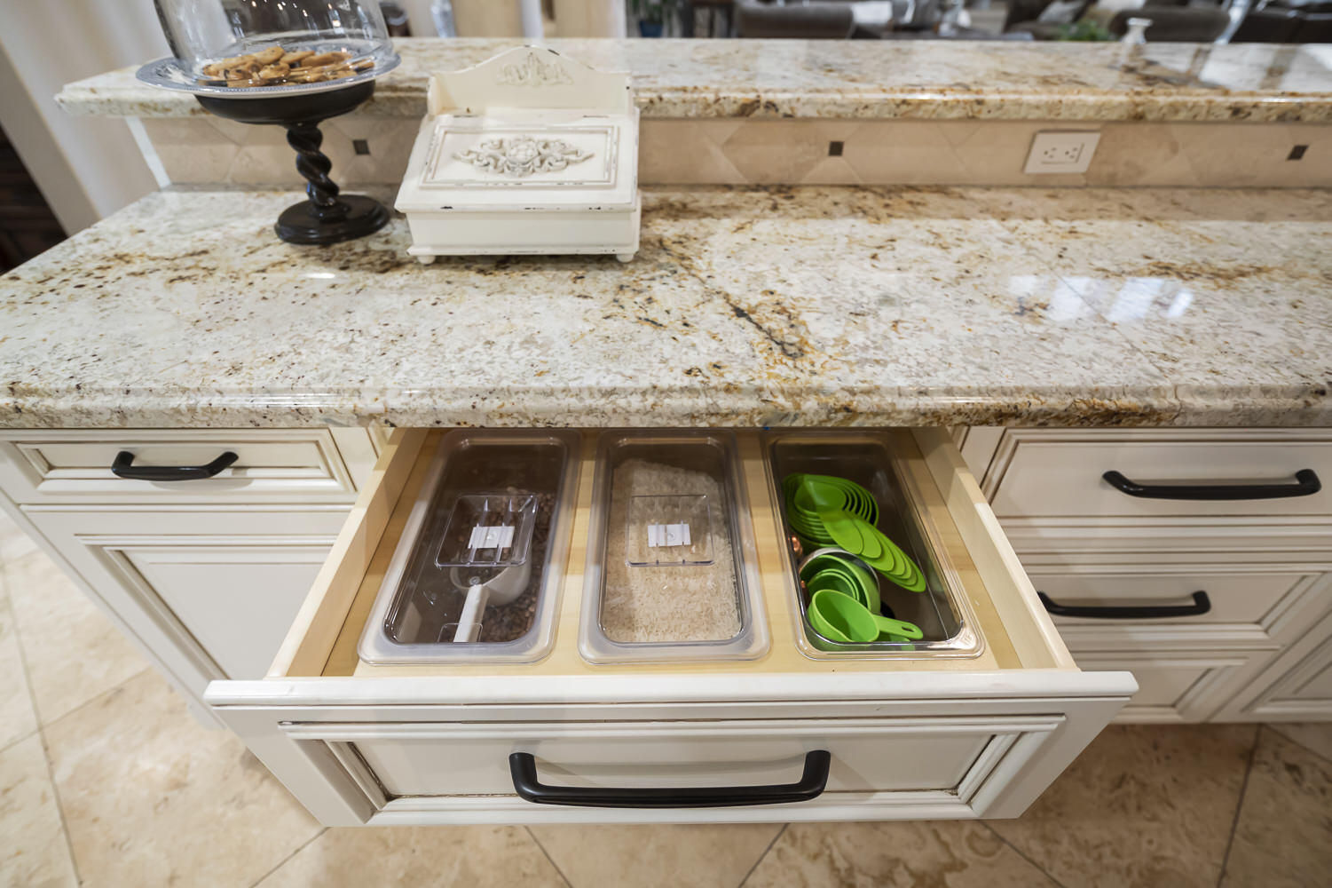 1742 N Pratos St, Visalia, CA 93291