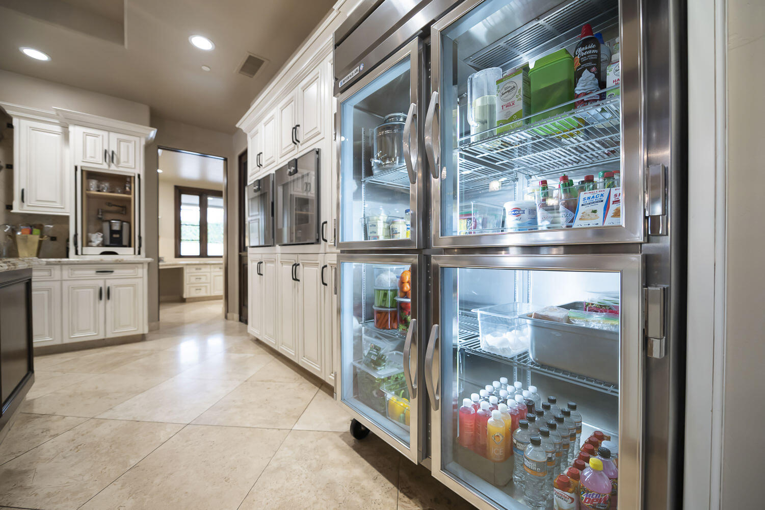 1742 N Pratos St, Visalia, CA 93291