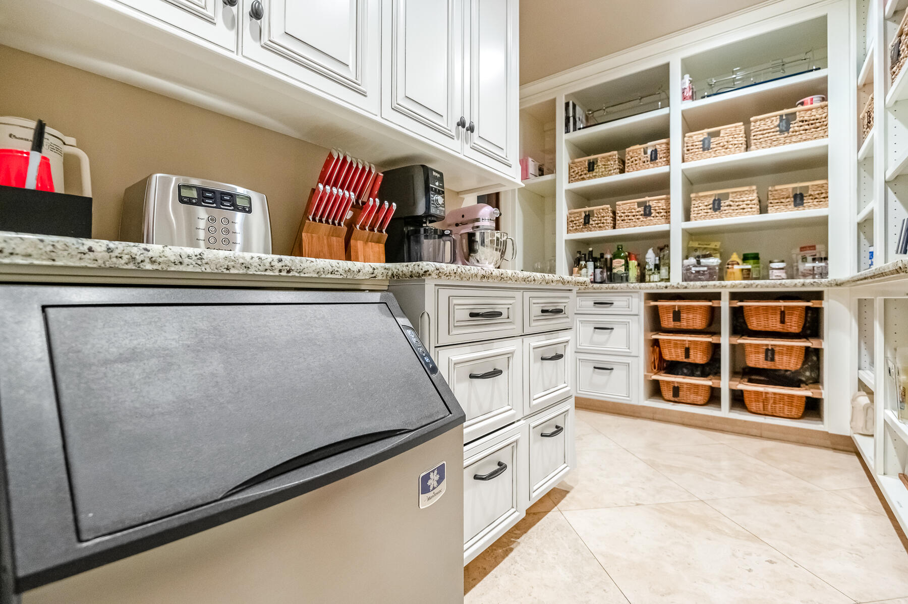 1742 N Pratos St, Visalia, CA 93291