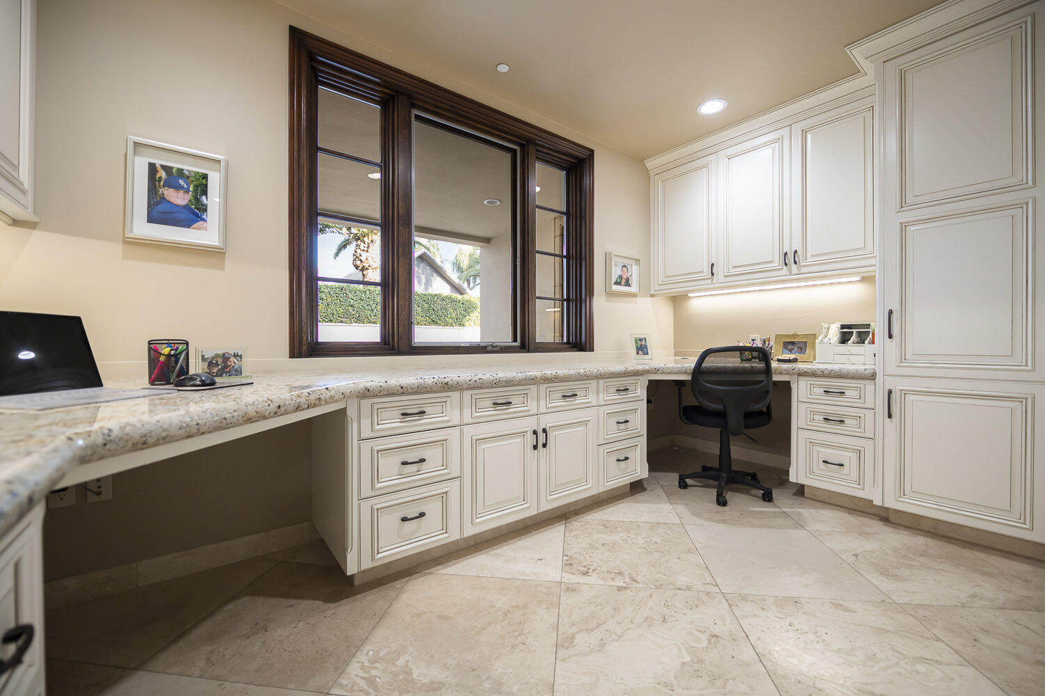 1742 N Pratos St, Visalia, CA 93291