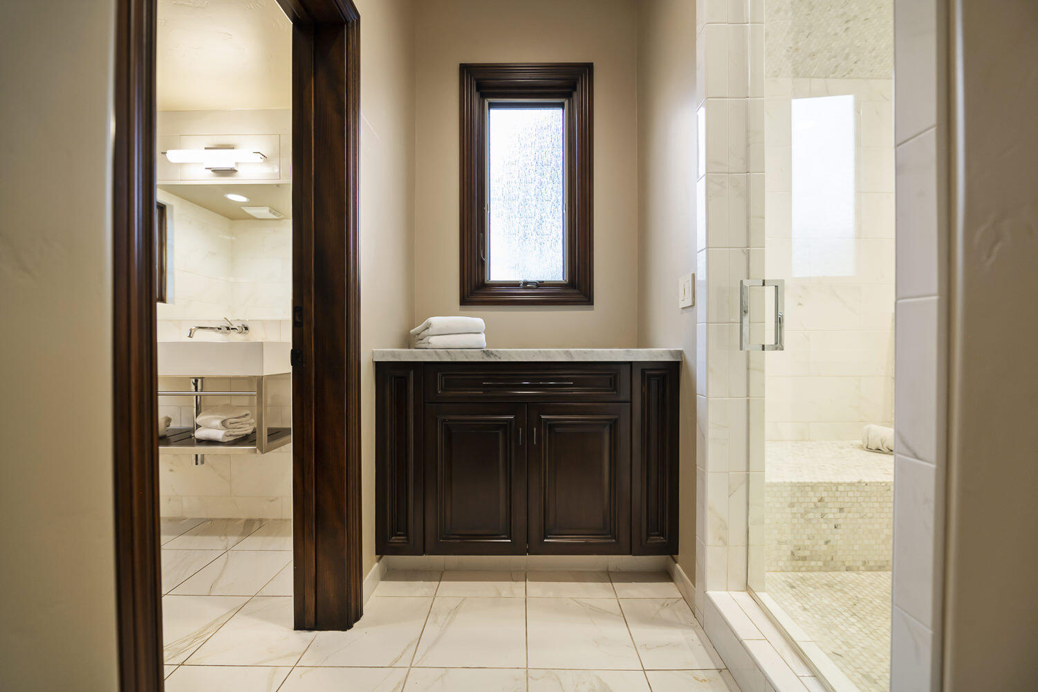 1742 N Pratos St, Visalia, CA 93291