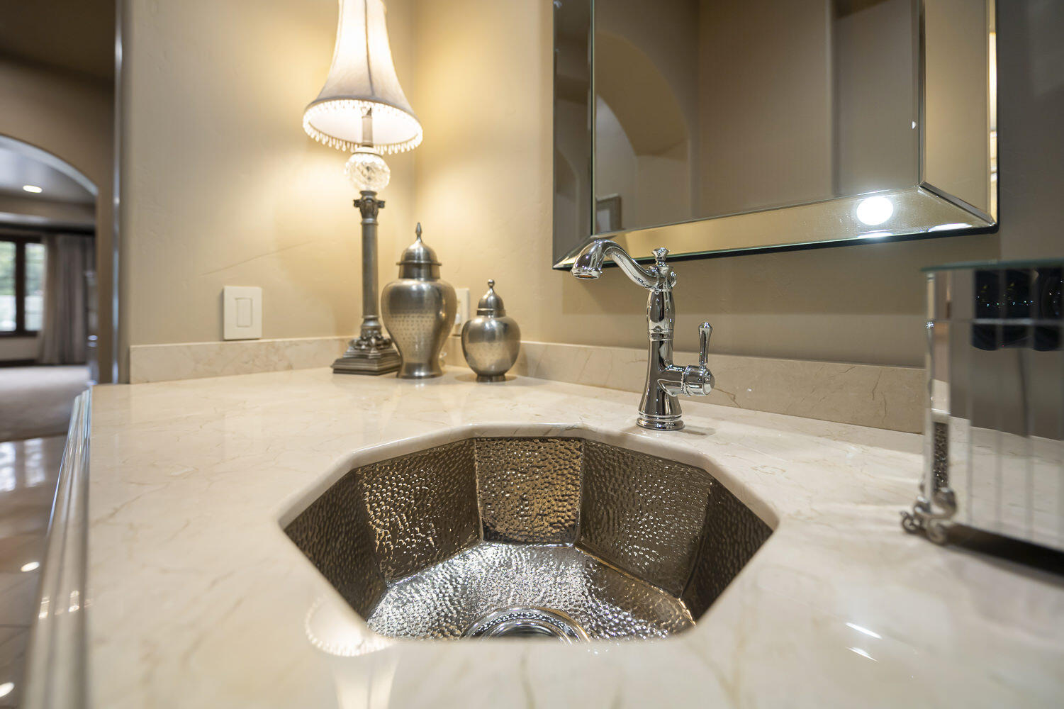 1742 N Pratos St, Visalia, CA 93291