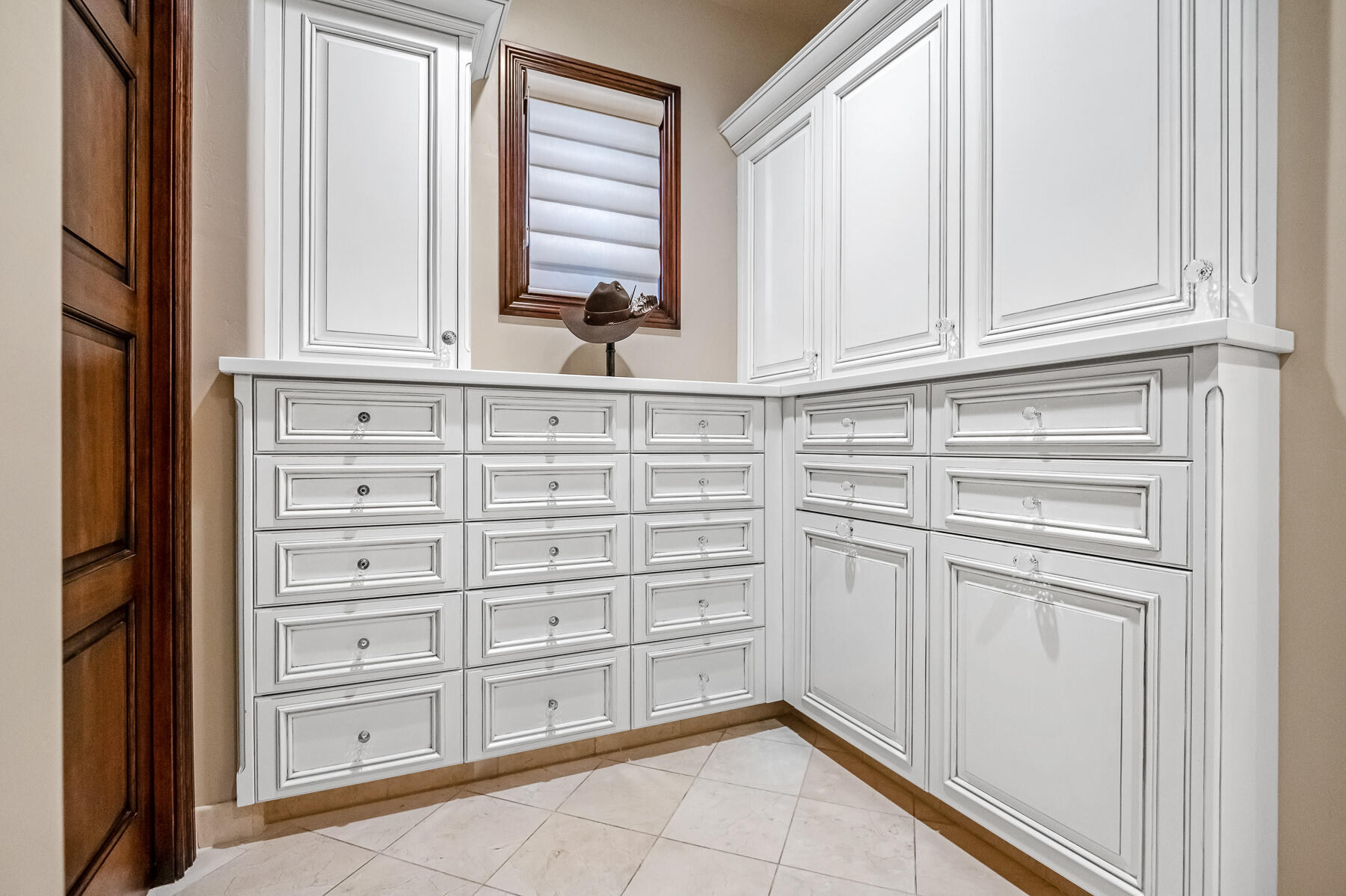 1742 N Pratos St, Visalia, CA 93291