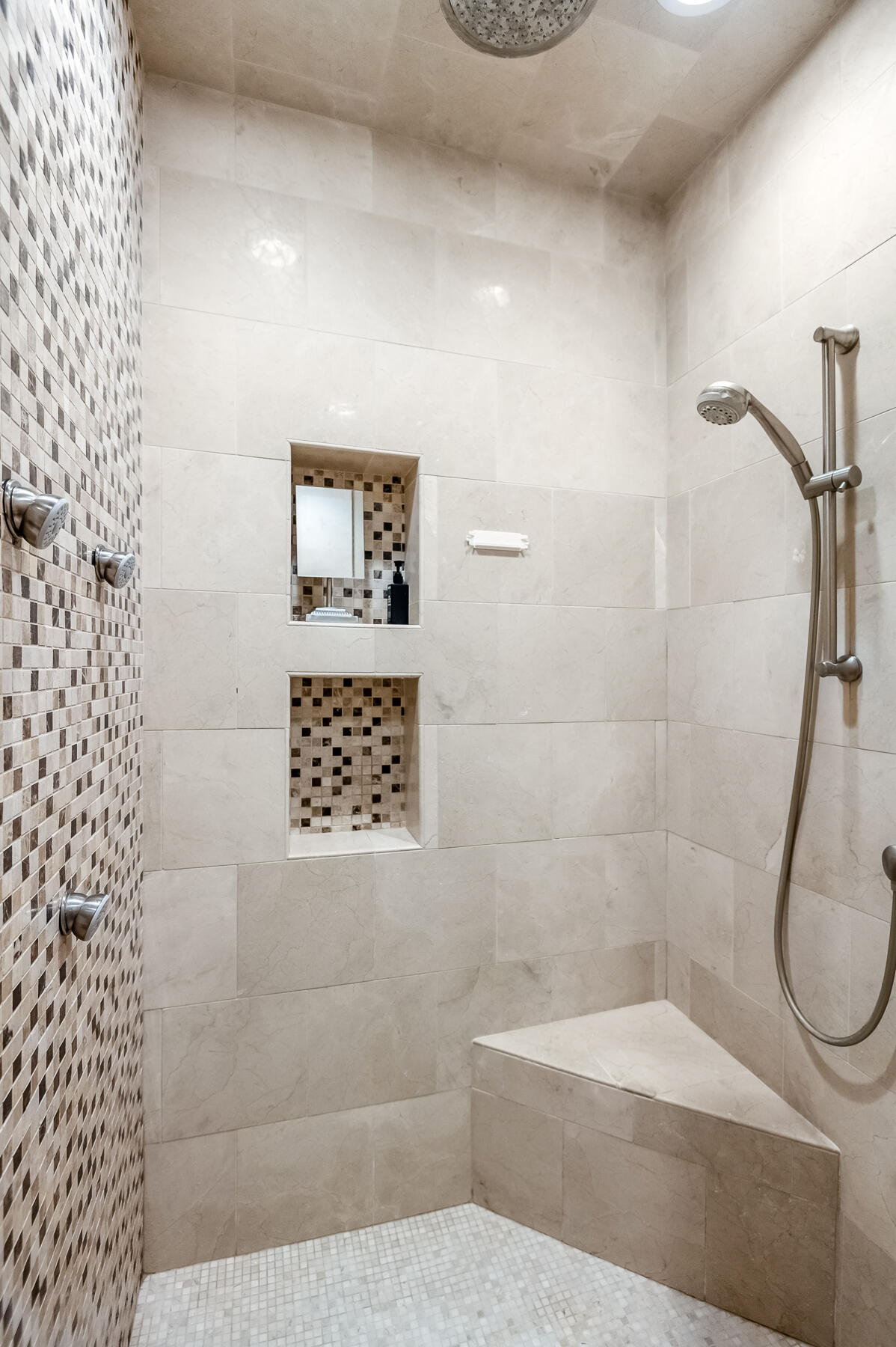 1742 N Pratos St, Visalia, CA 93291