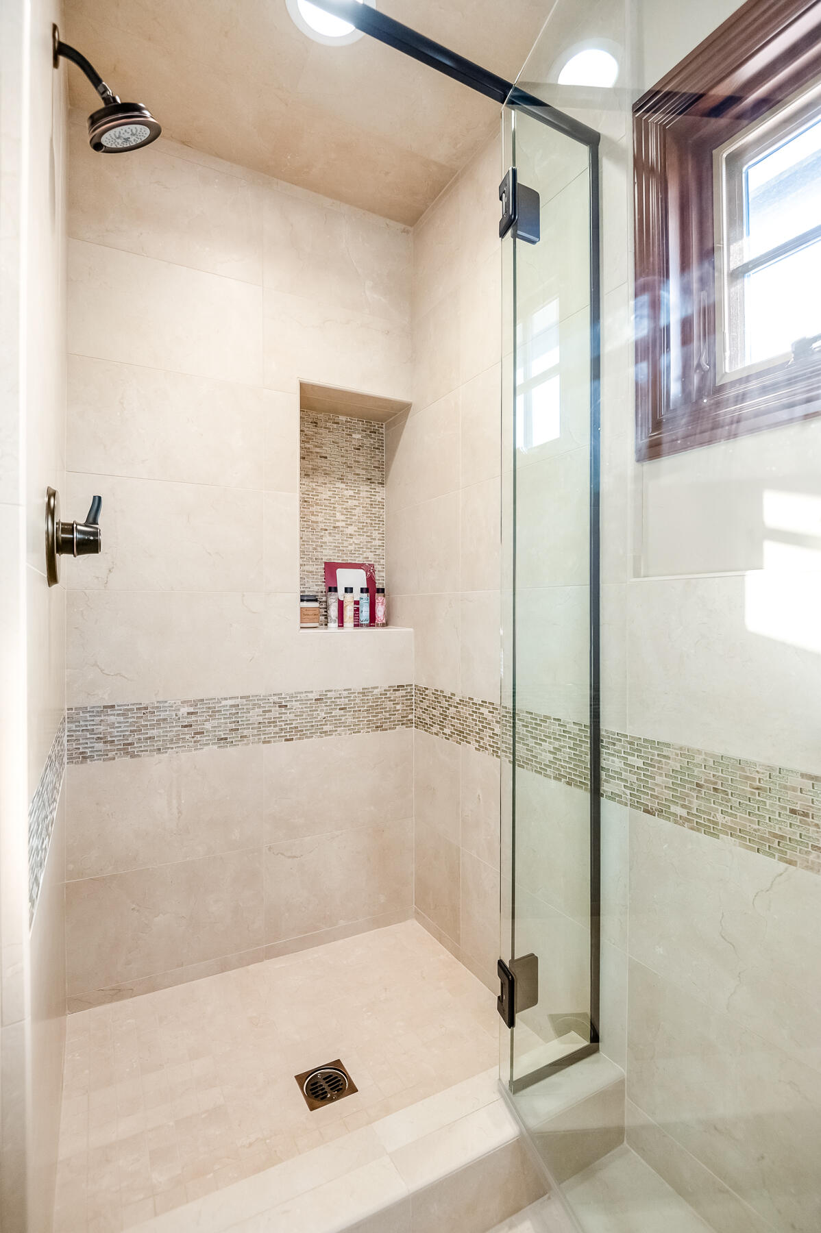 1742 N Pratos St, Visalia, CA 93291