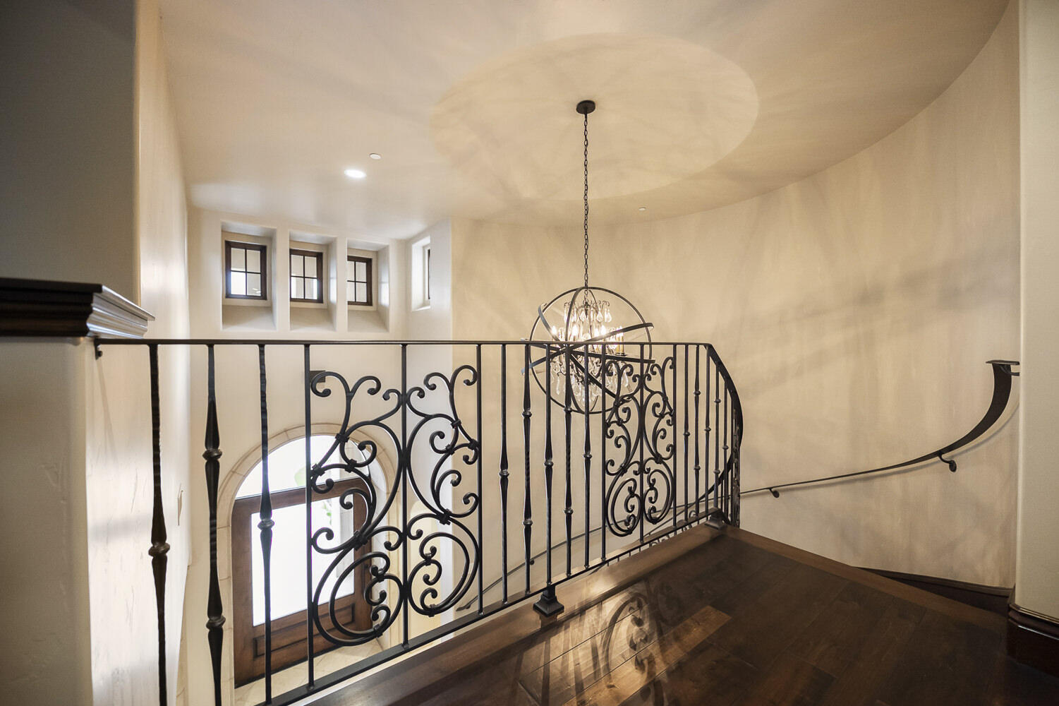 1742 N Pratos St, Visalia, CA 93291