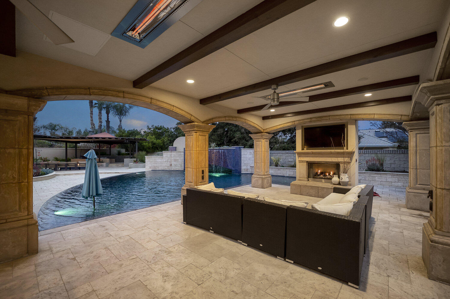 1742 N Pratos St, Visalia, CA 93291