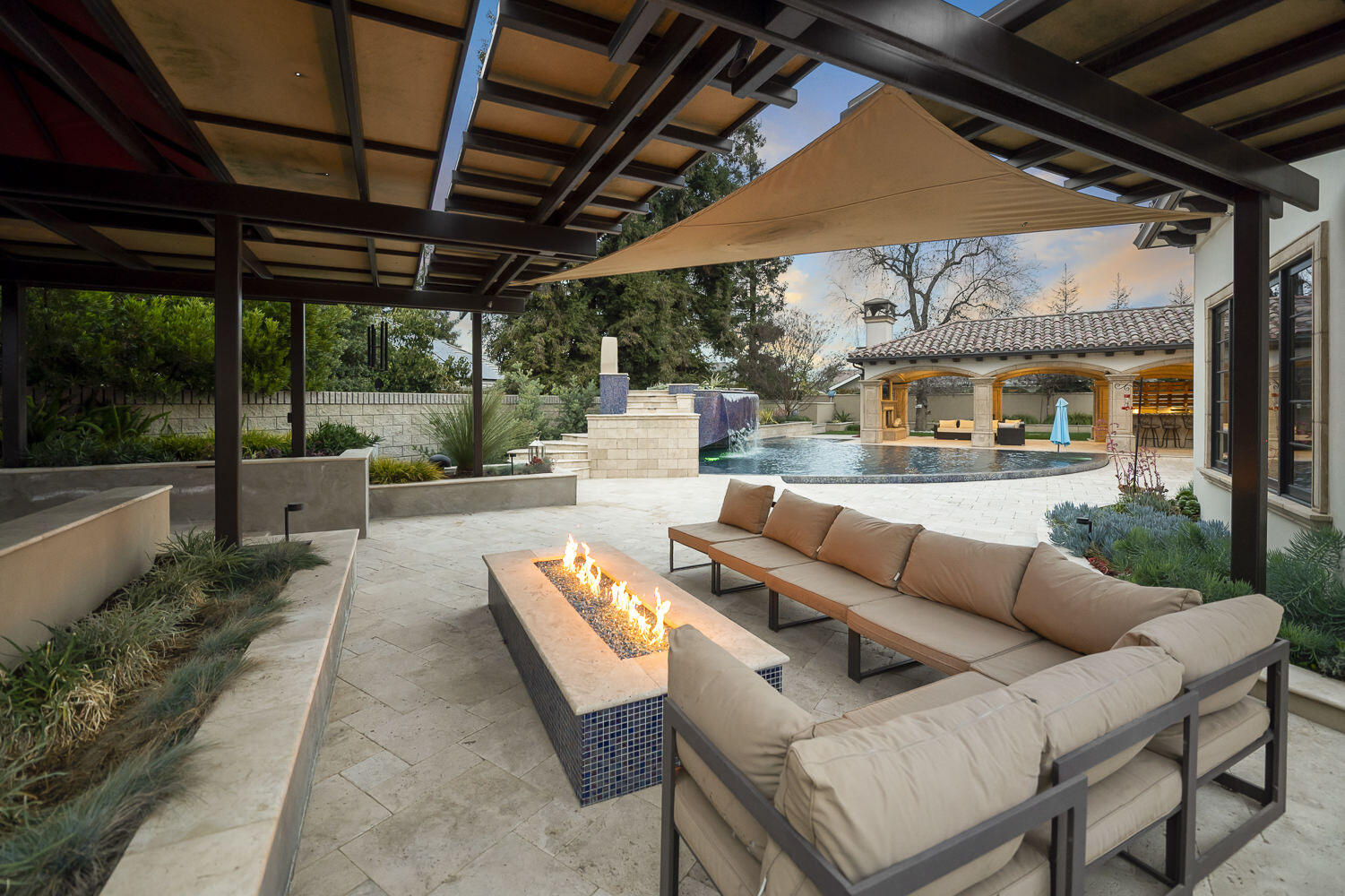 1742 N Pratos St, Visalia, CA 93291