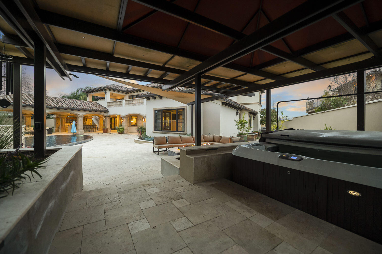 1742 N Pratos St, Visalia, CA 93291