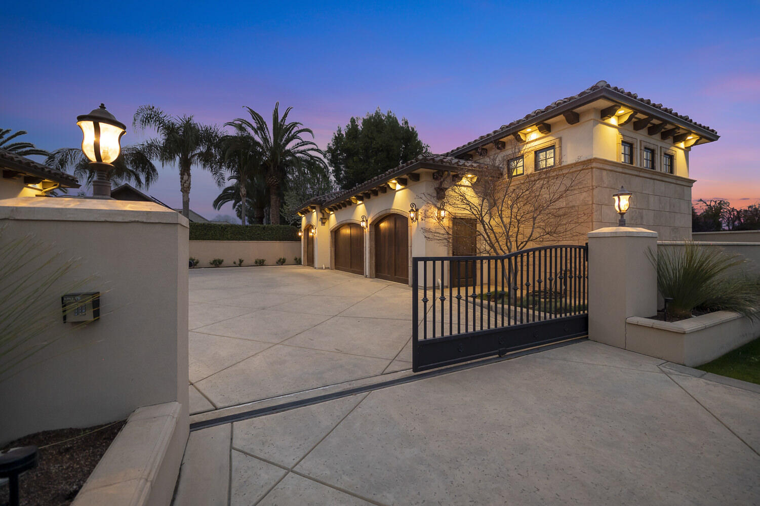 1742 N Pratos St, Visalia, CA 93291