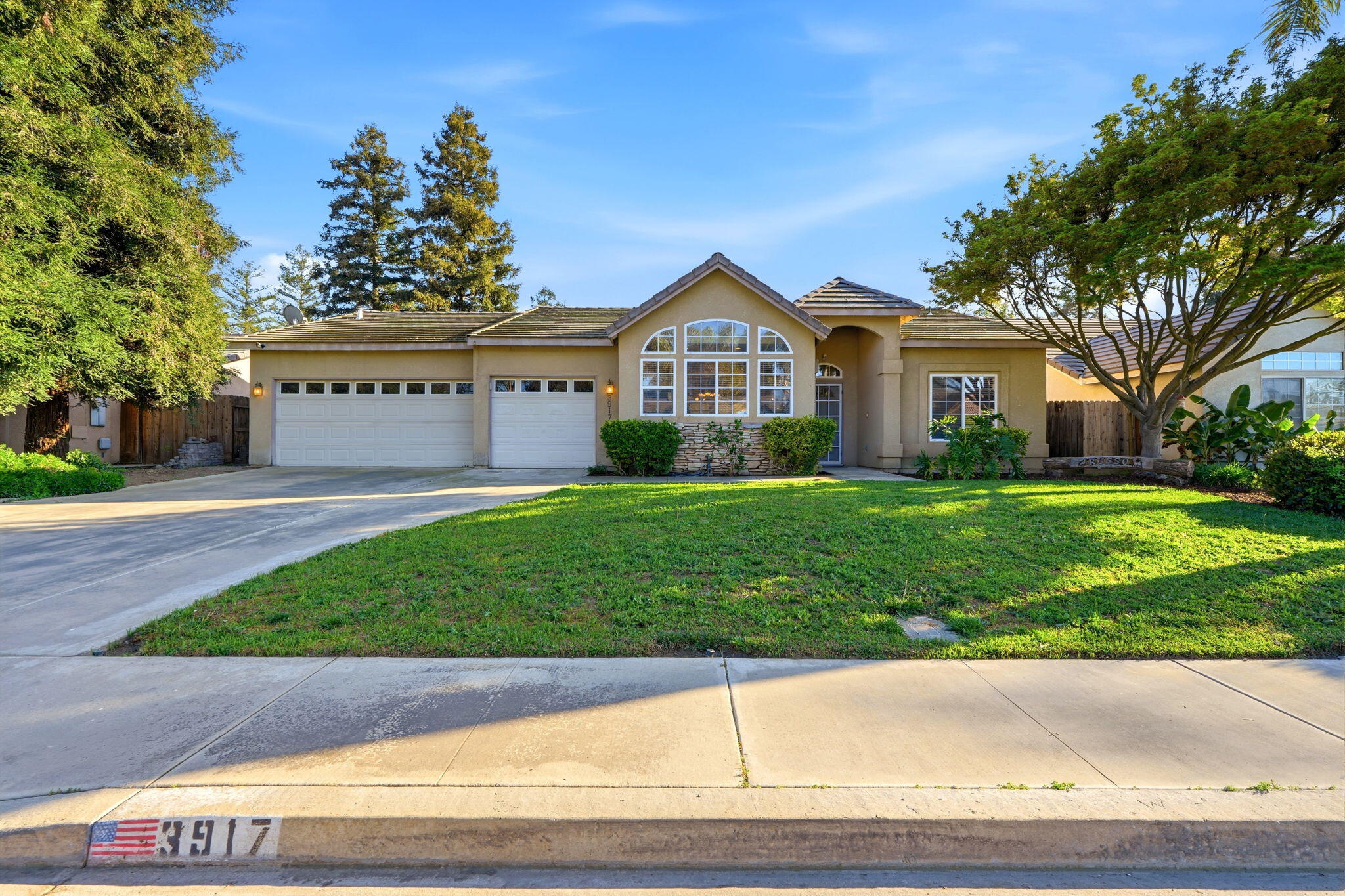 3917 E Stapp Ct, Visalia, CA 93292