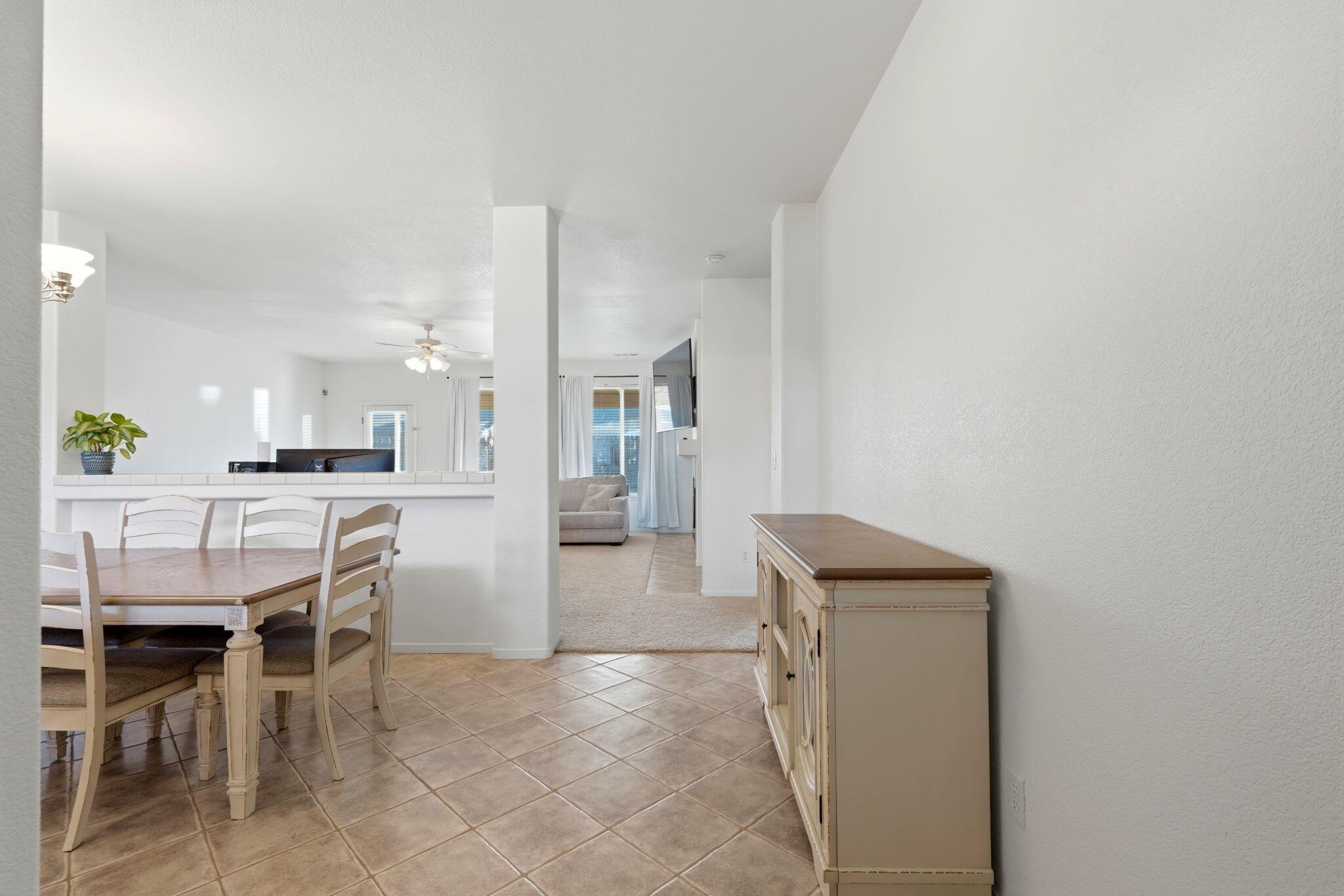 3917 E Stapp Ct, Visalia, CA 93292