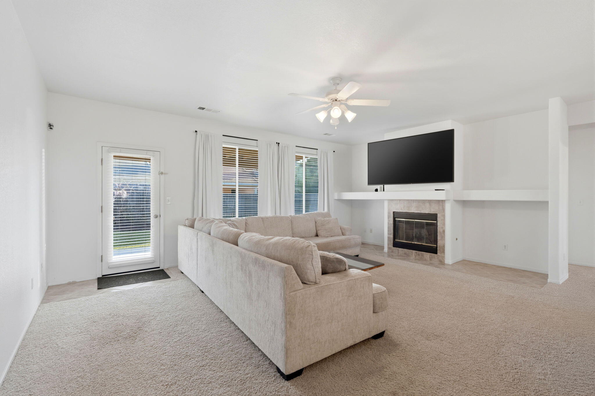 3917 E Stapp Ct, Visalia, CA 93292