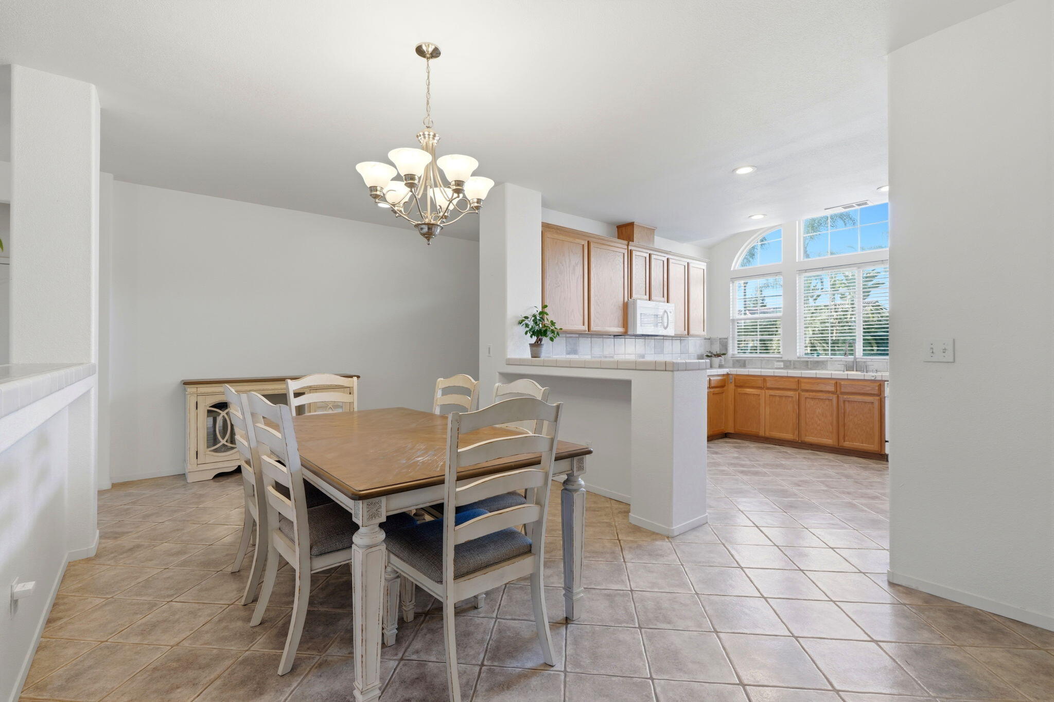 3917 E Stapp Ct, Visalia, CA 93292