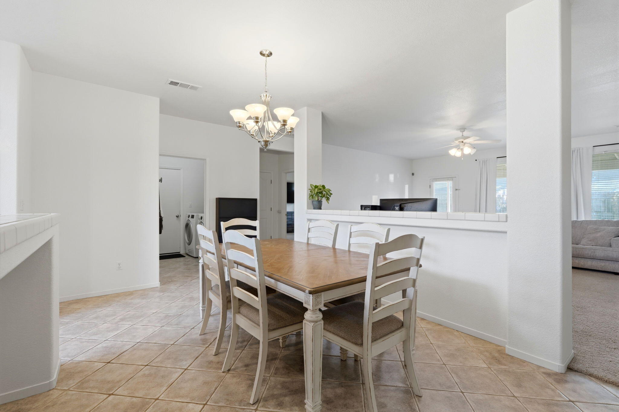 3917 E Stapp Ct, Visalia, CA 93292