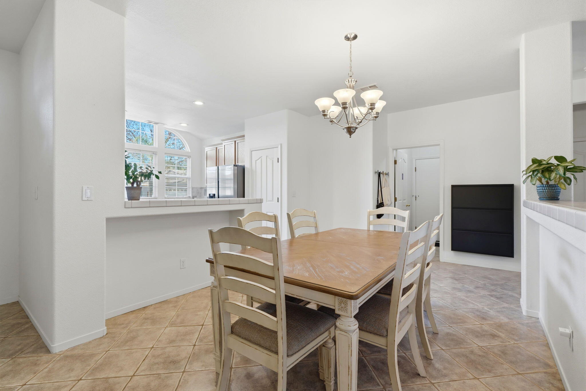 3917 E Stapp Ct, Visalia, CA 93292