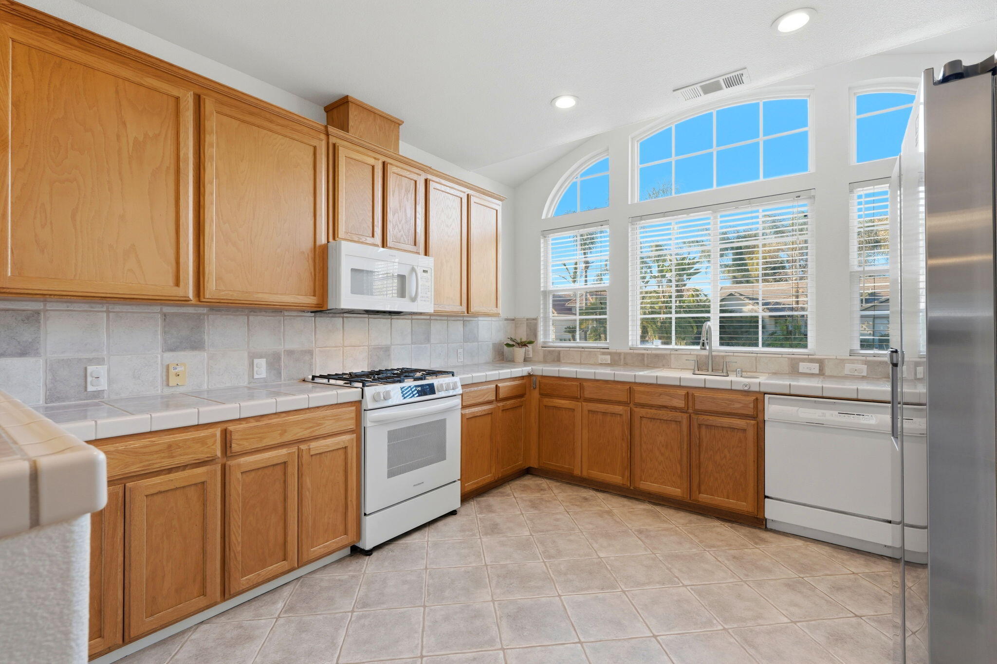 3917 E Stapp Ct, Visalia, CA 93292