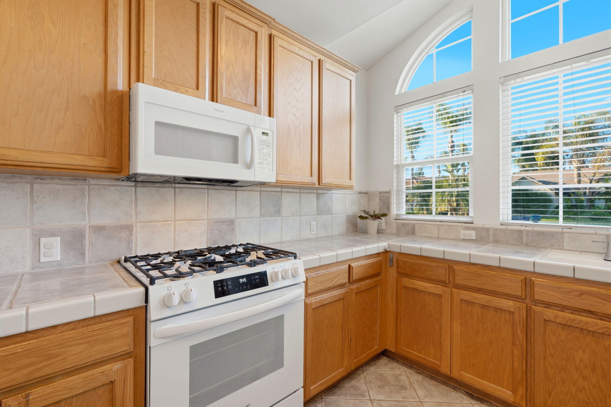 3917 E Stapp Ct, Visalia, CA 93292