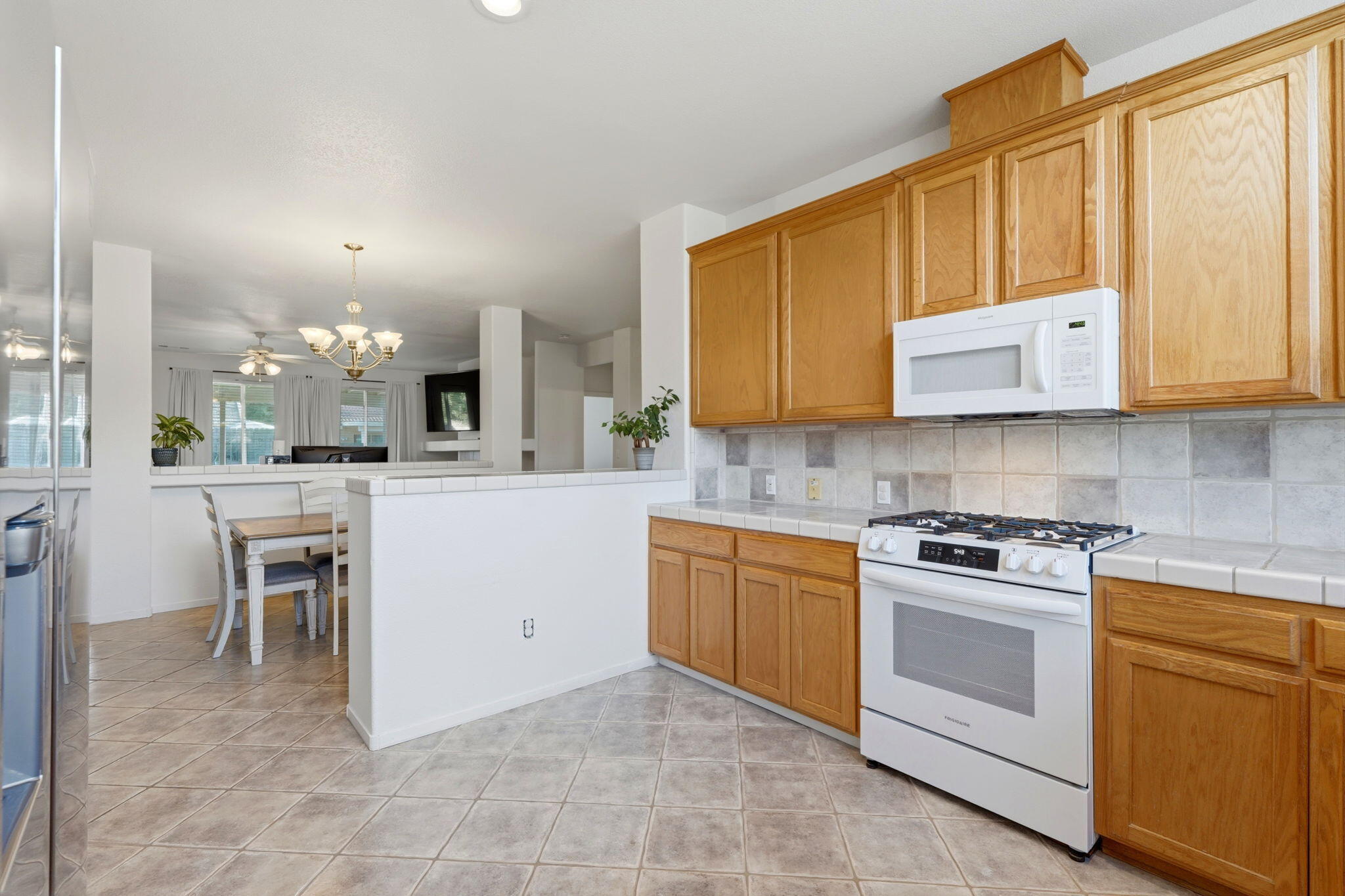 3917 E Stapp Ct, Visalia, CA 93292