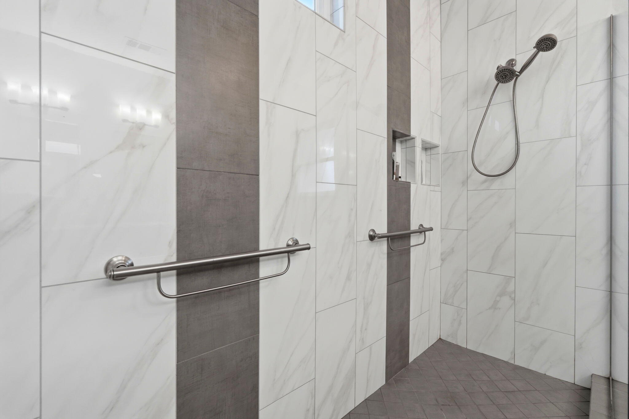 3917 E Stapp Ct, Visalia, CA 93292