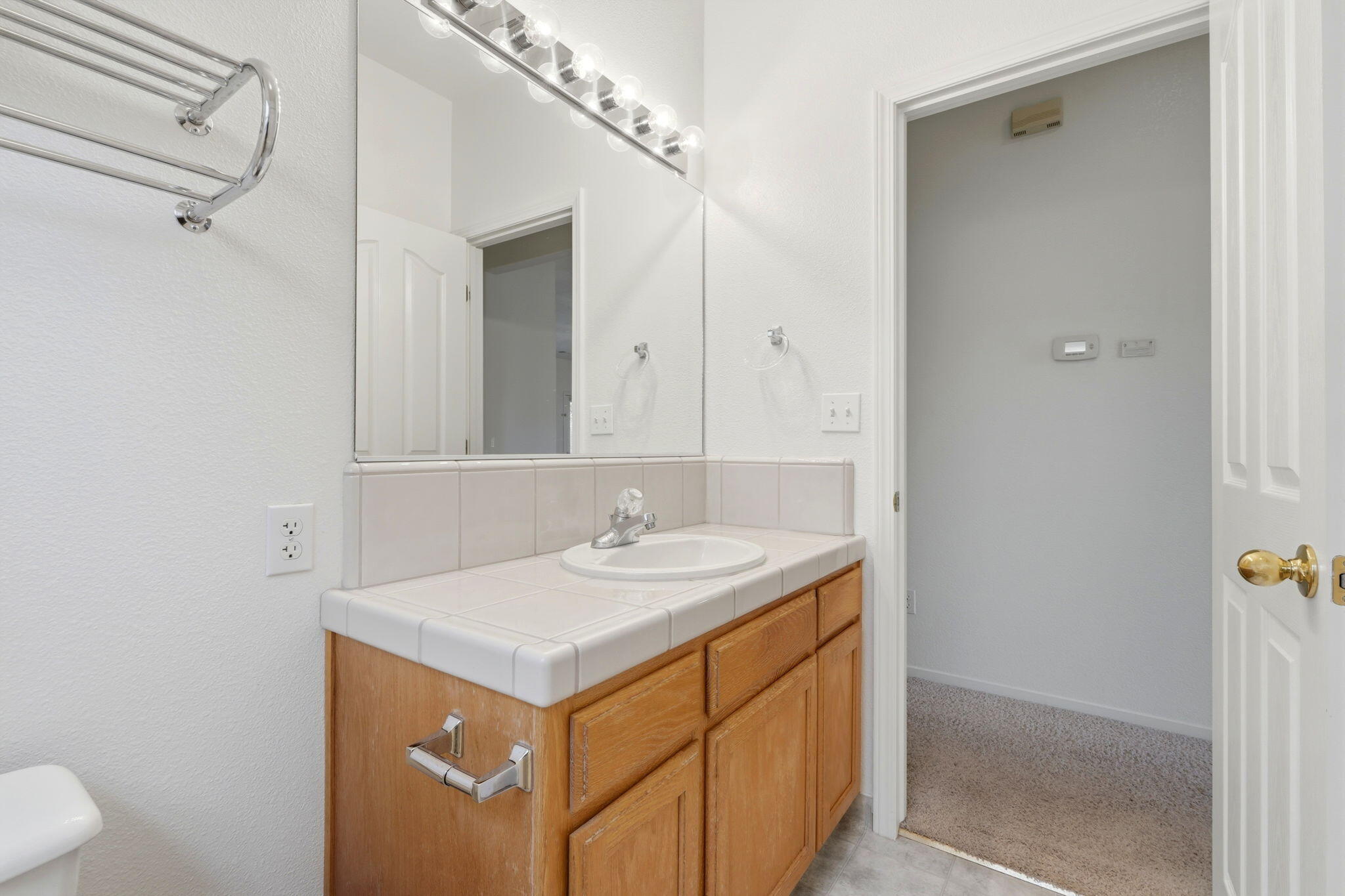 3917 E Stapp Ct, Visalia, CA 93292