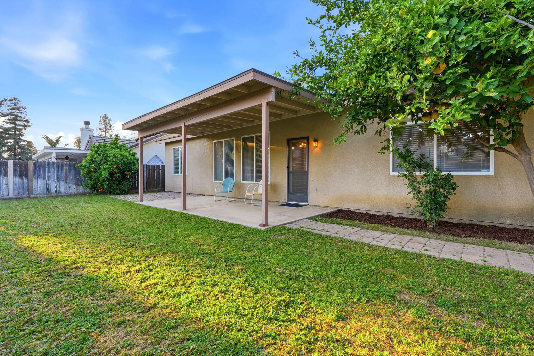 3917 E Stapp Ct, Visalia, CA 93292