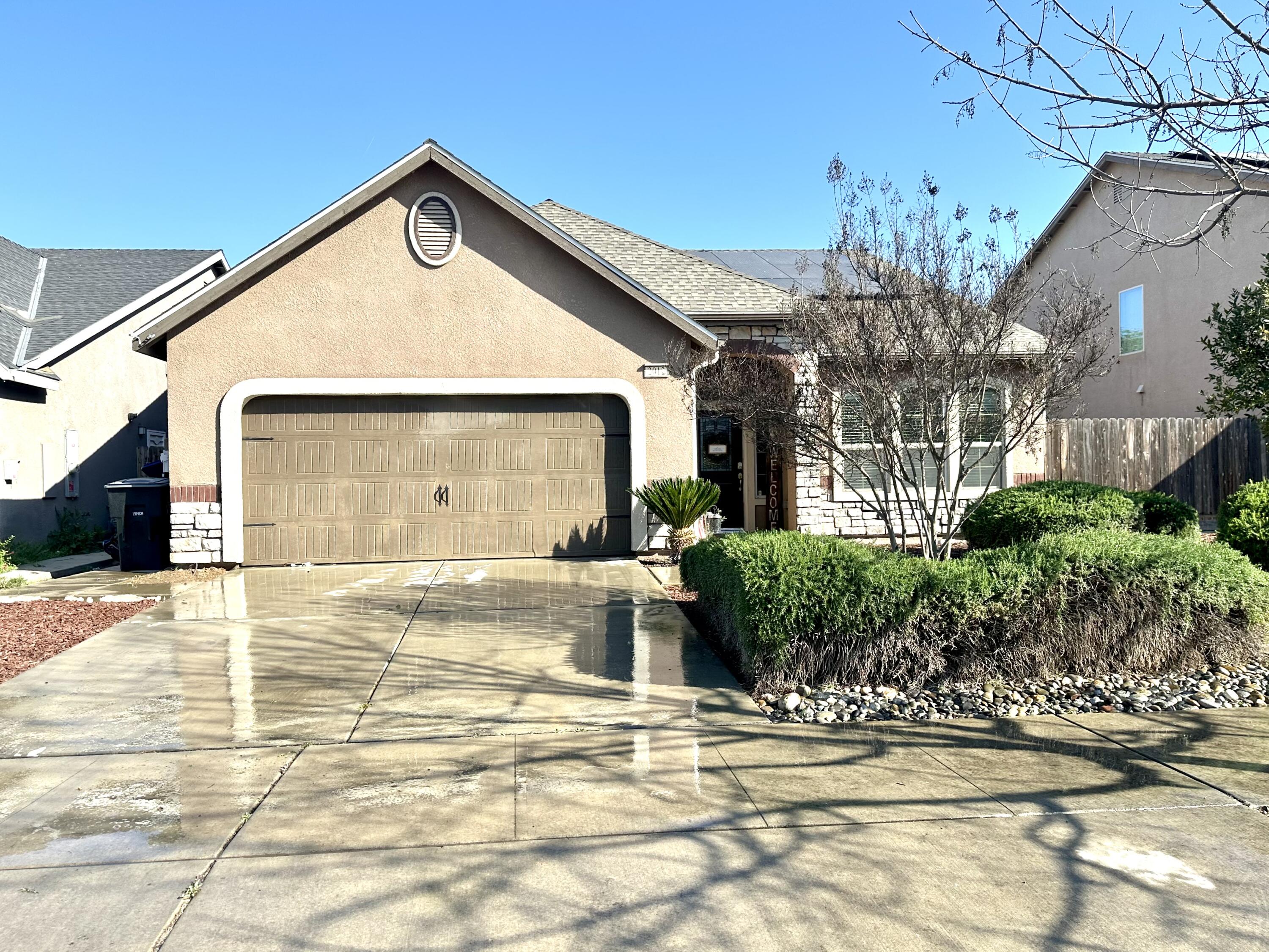 2012 W Crystal Ave, Visalia, CA 93291