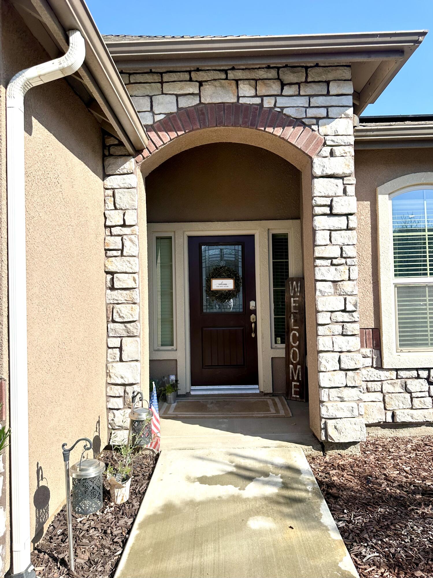 2012 W Crystal Ave, Visalia, CA 93291