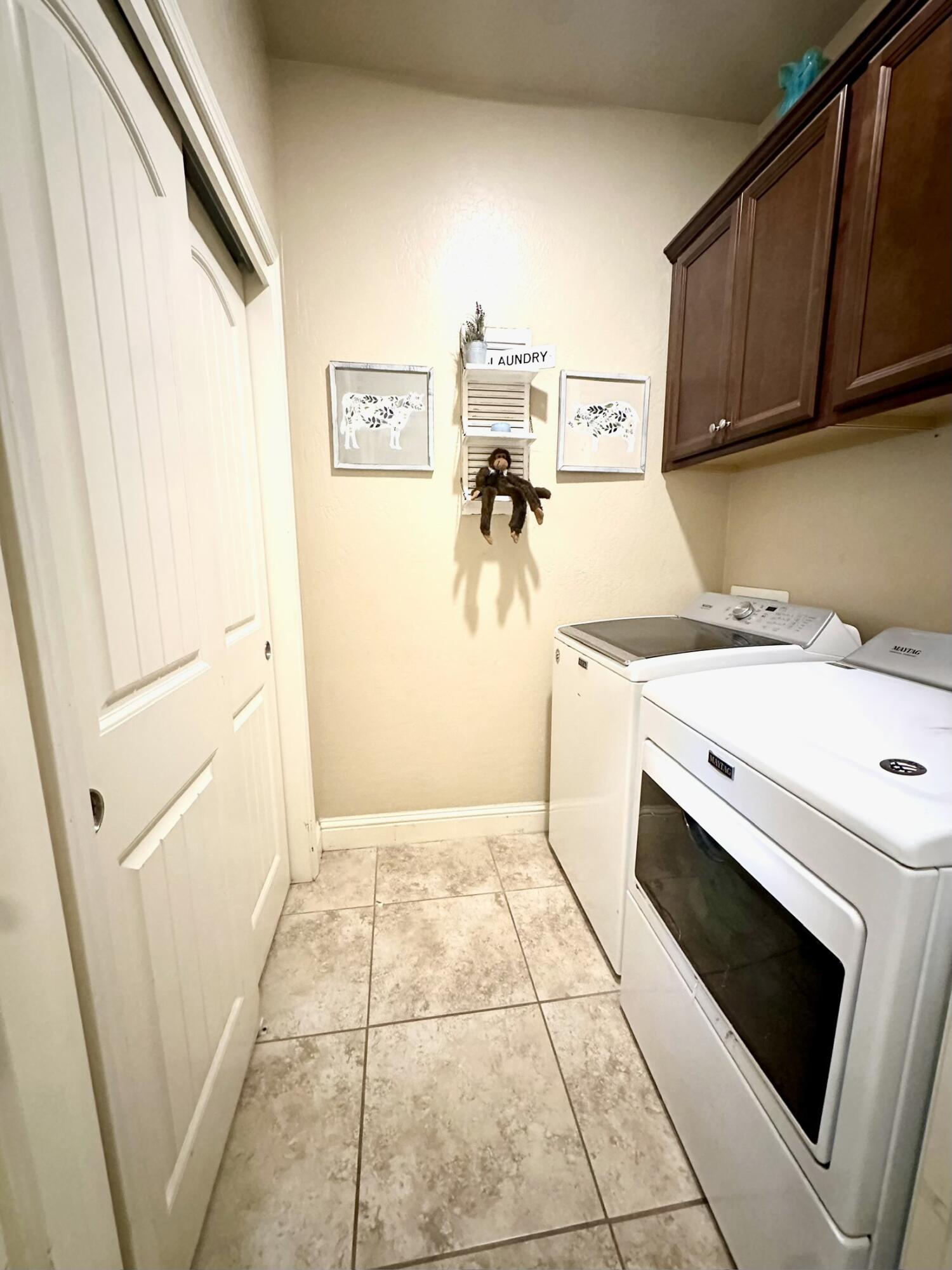 2012 W Crystal Ave, Visalia, CA 93291