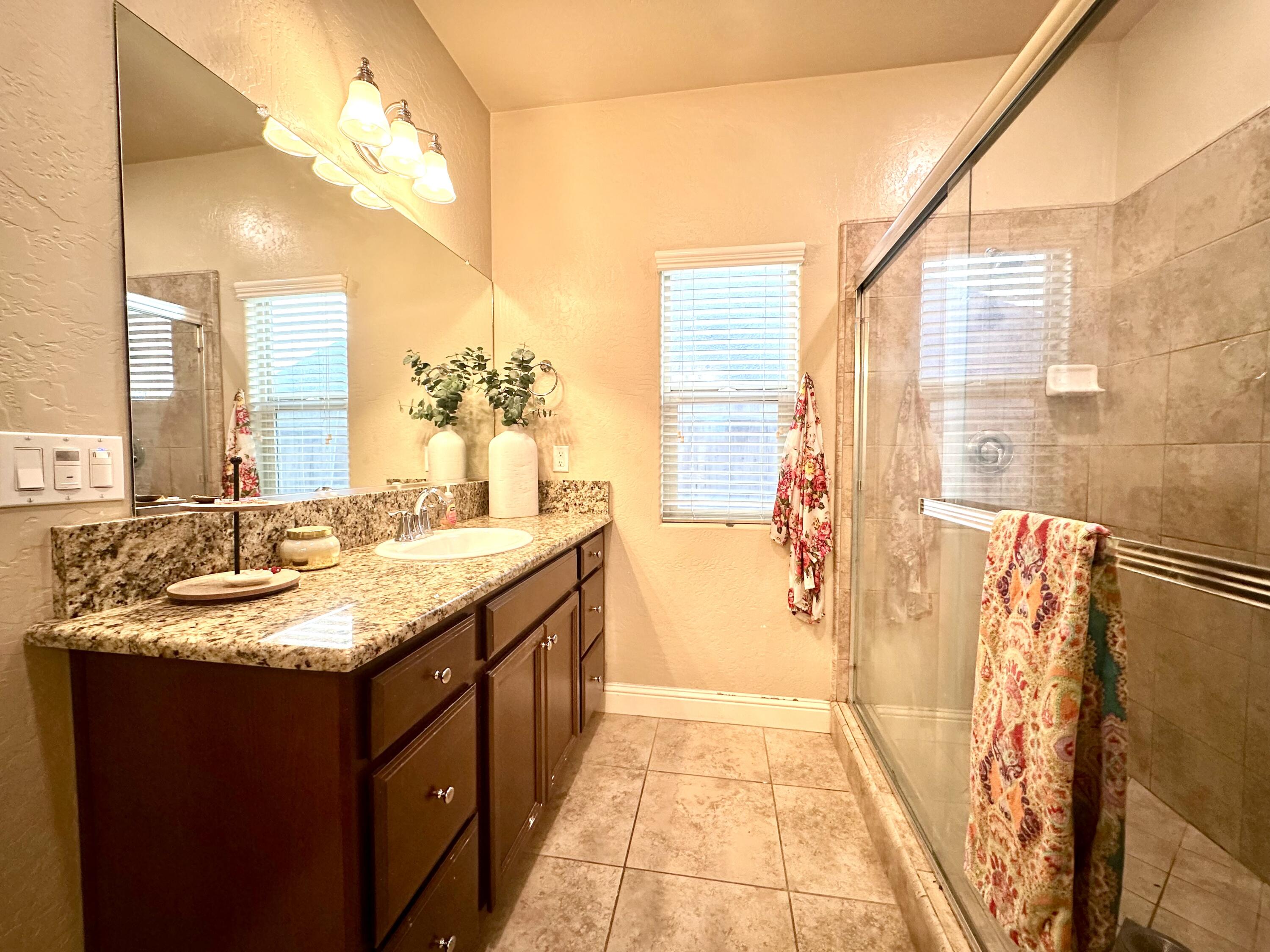 2012 W Crystal Ave, Visalia, CA 93291