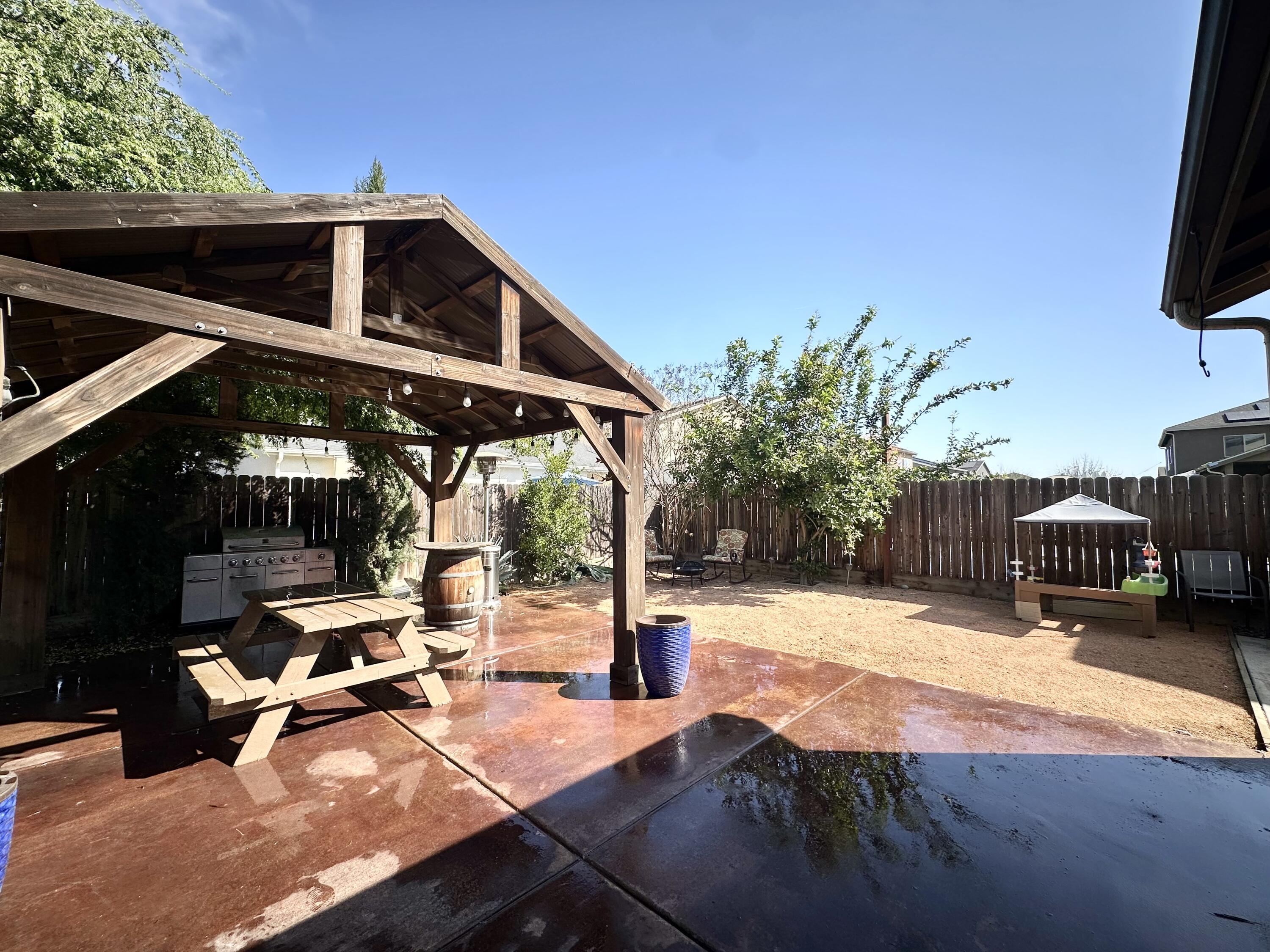 2012 W Crystal Ave, Visalia, CA 93291