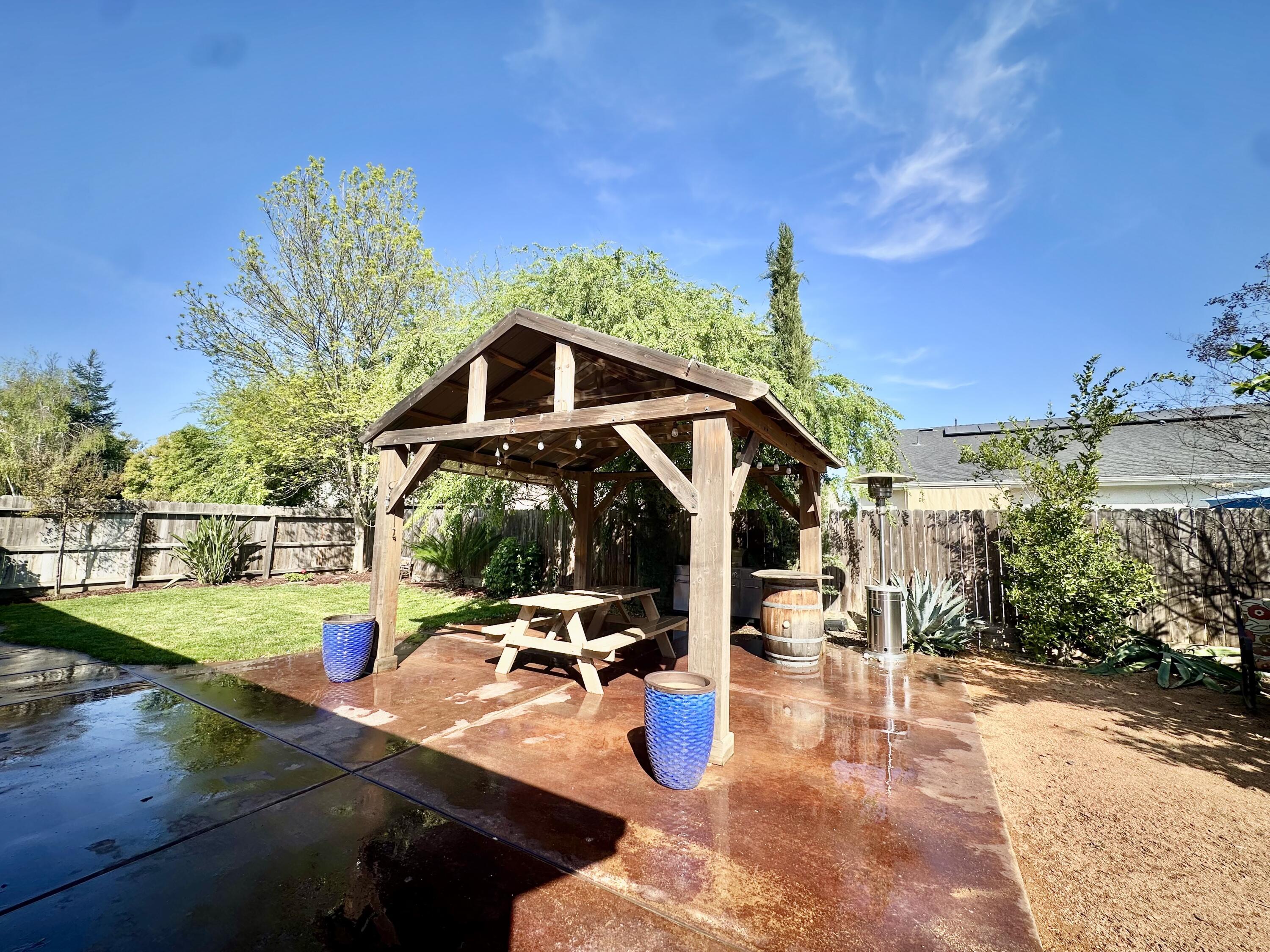 2012 W Crystal Ave, Visalia, CA 93291