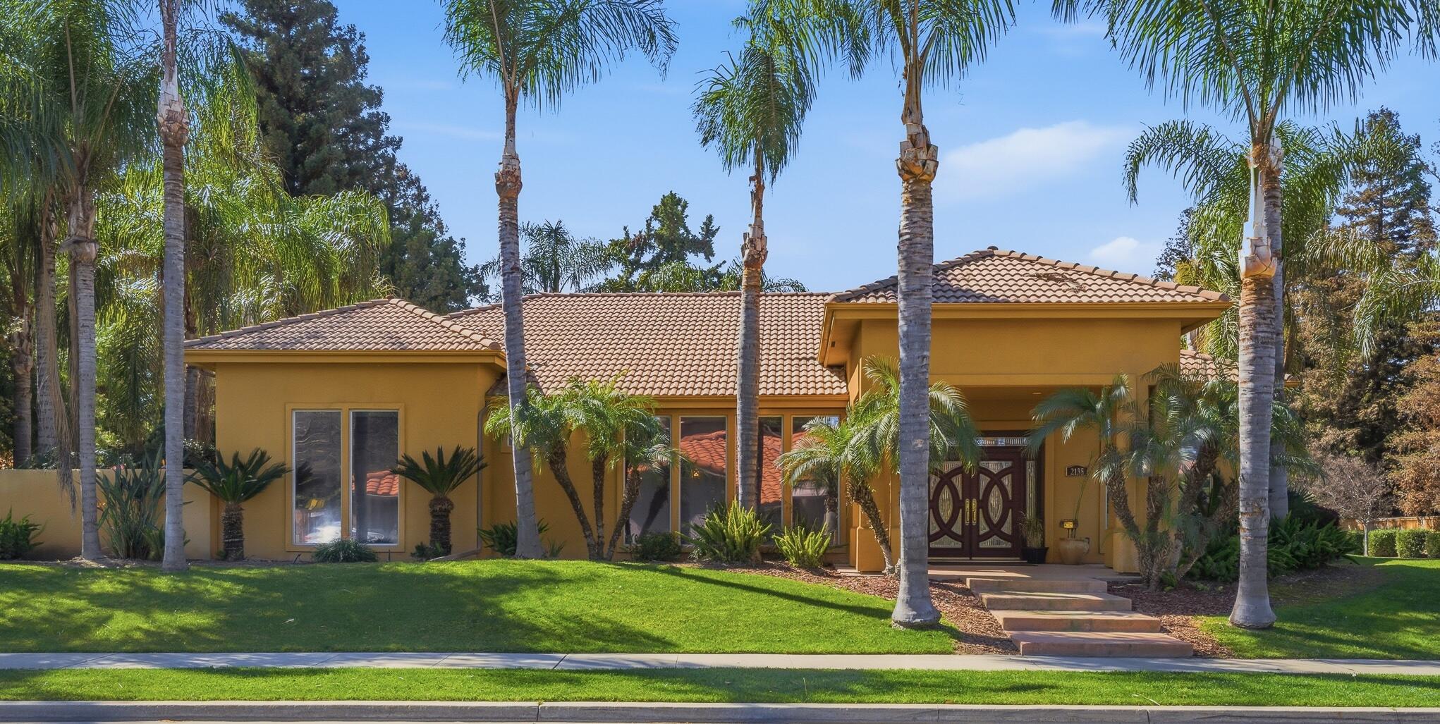 2135 SE Cottonwood Cir, Visalia, CA 93277