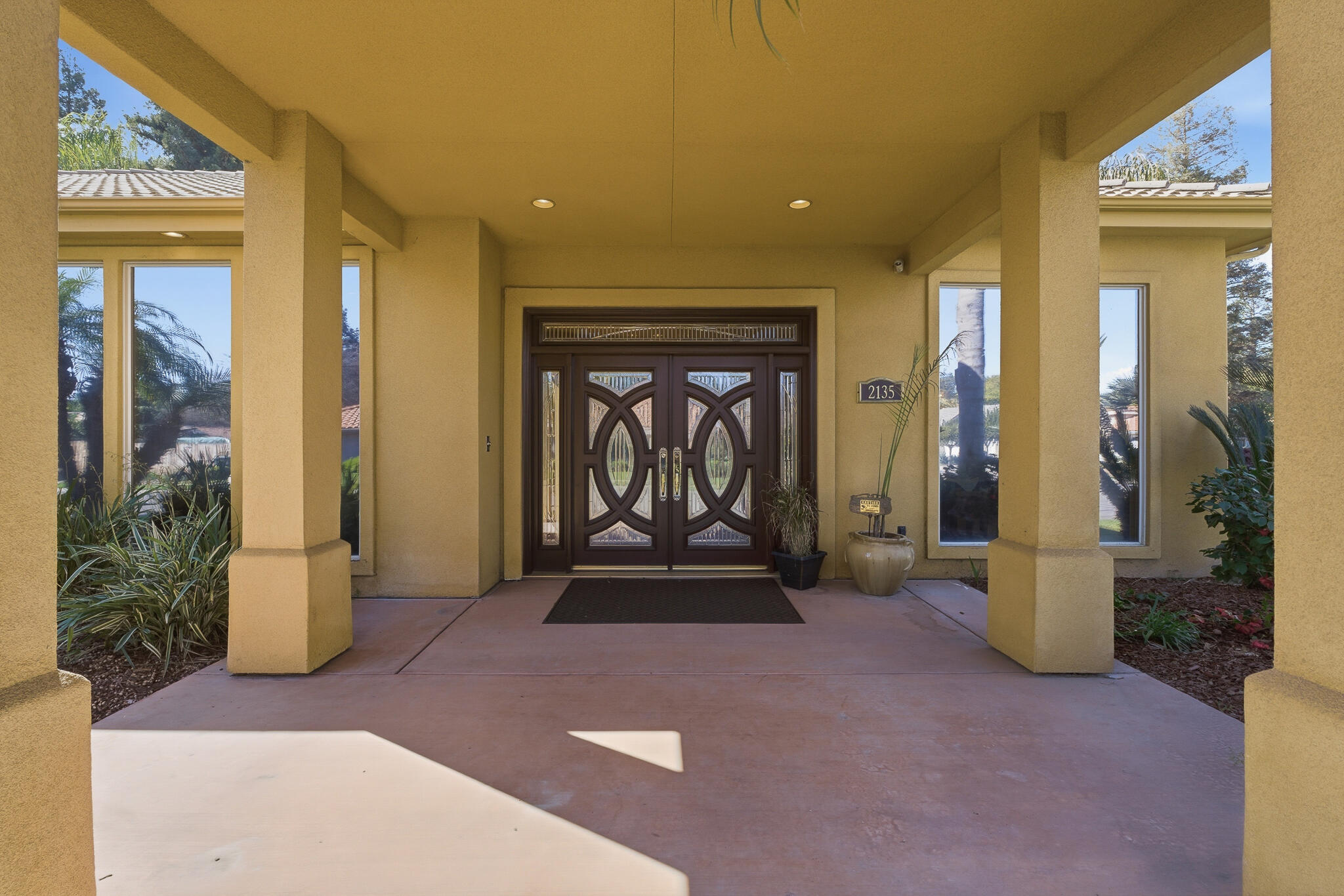 2135 SE Cottonwood Cir, Visalia, CA 93277