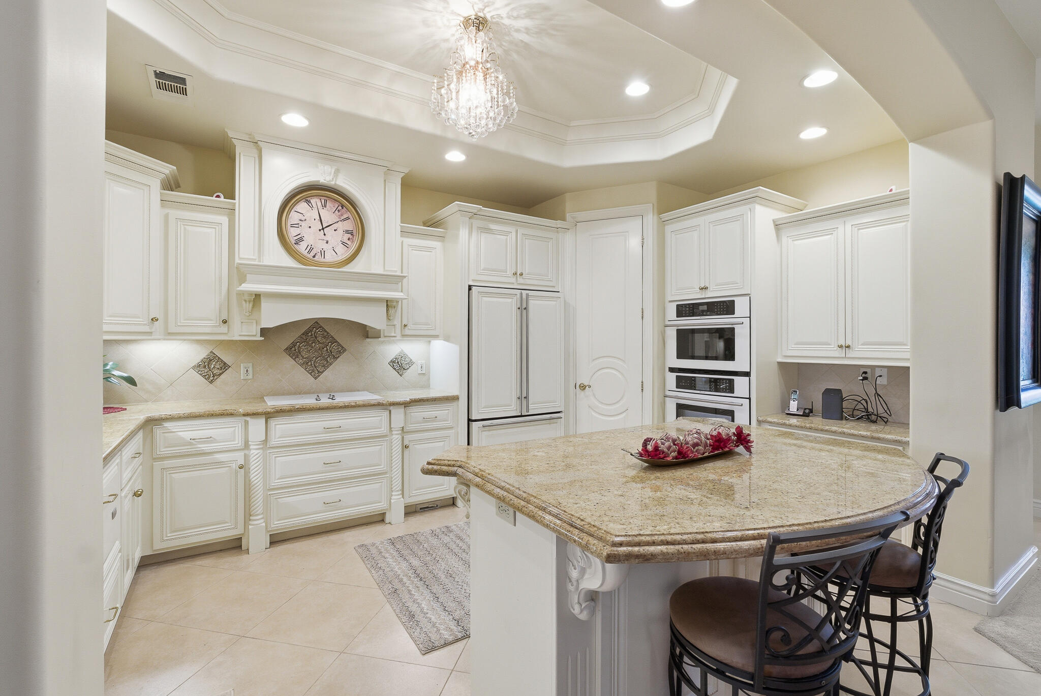 2135 SE Cottonwood Cir, Visalia, CA 93277