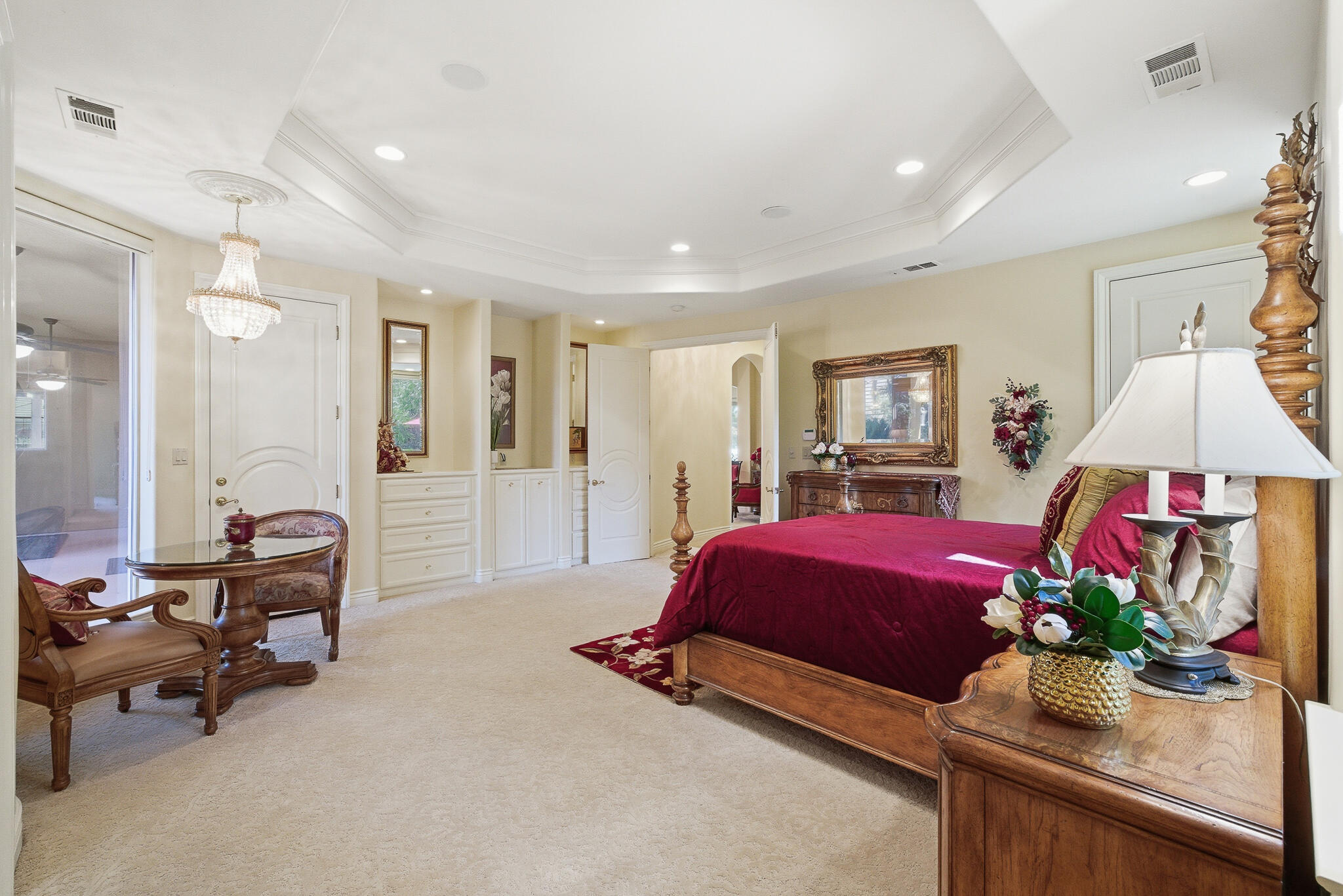 2135 SE Cottonwood Cir, Visalia, CA 93277