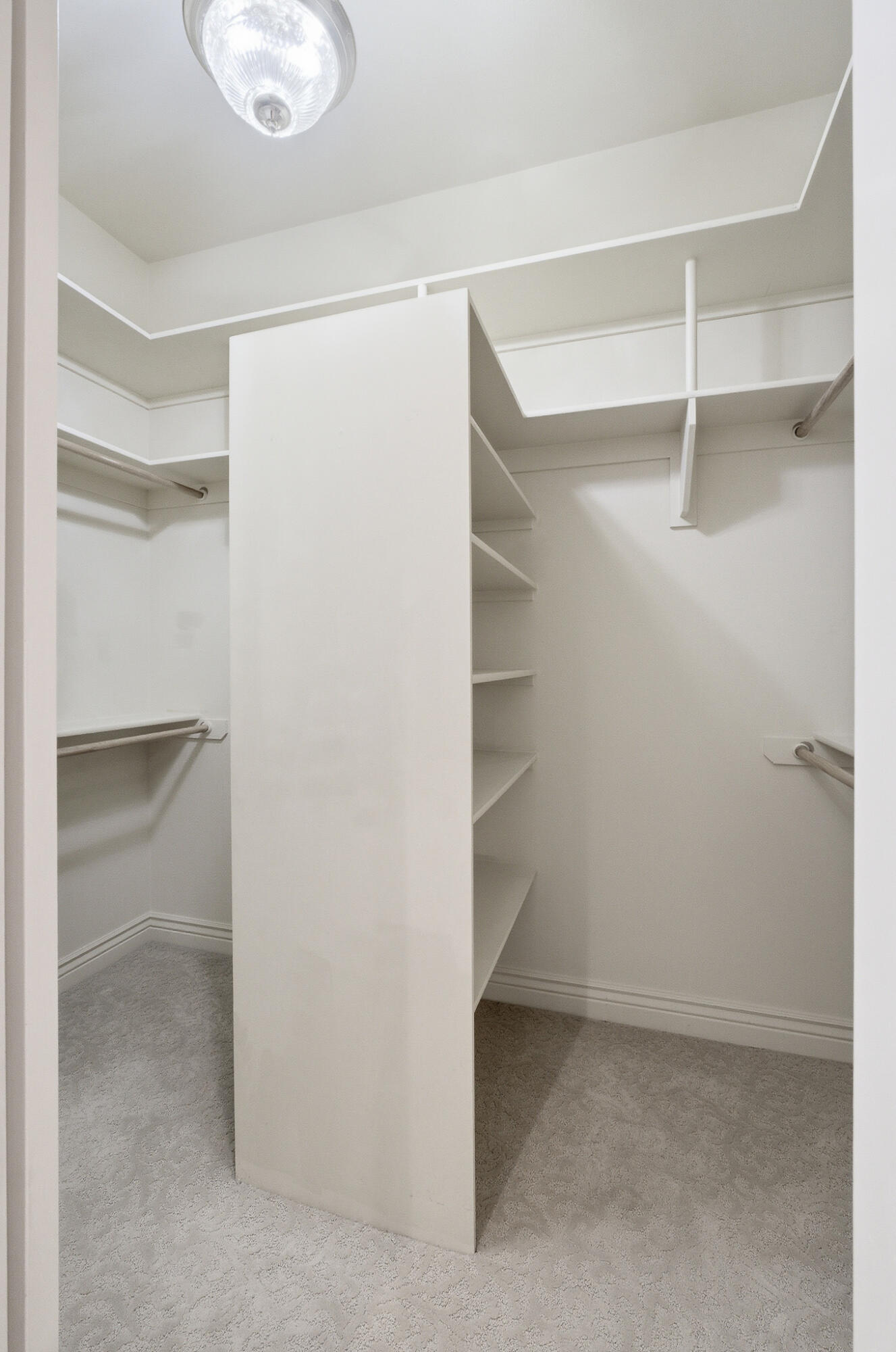 2135 SE Cottonwood Cir, Visalia, CA 93277