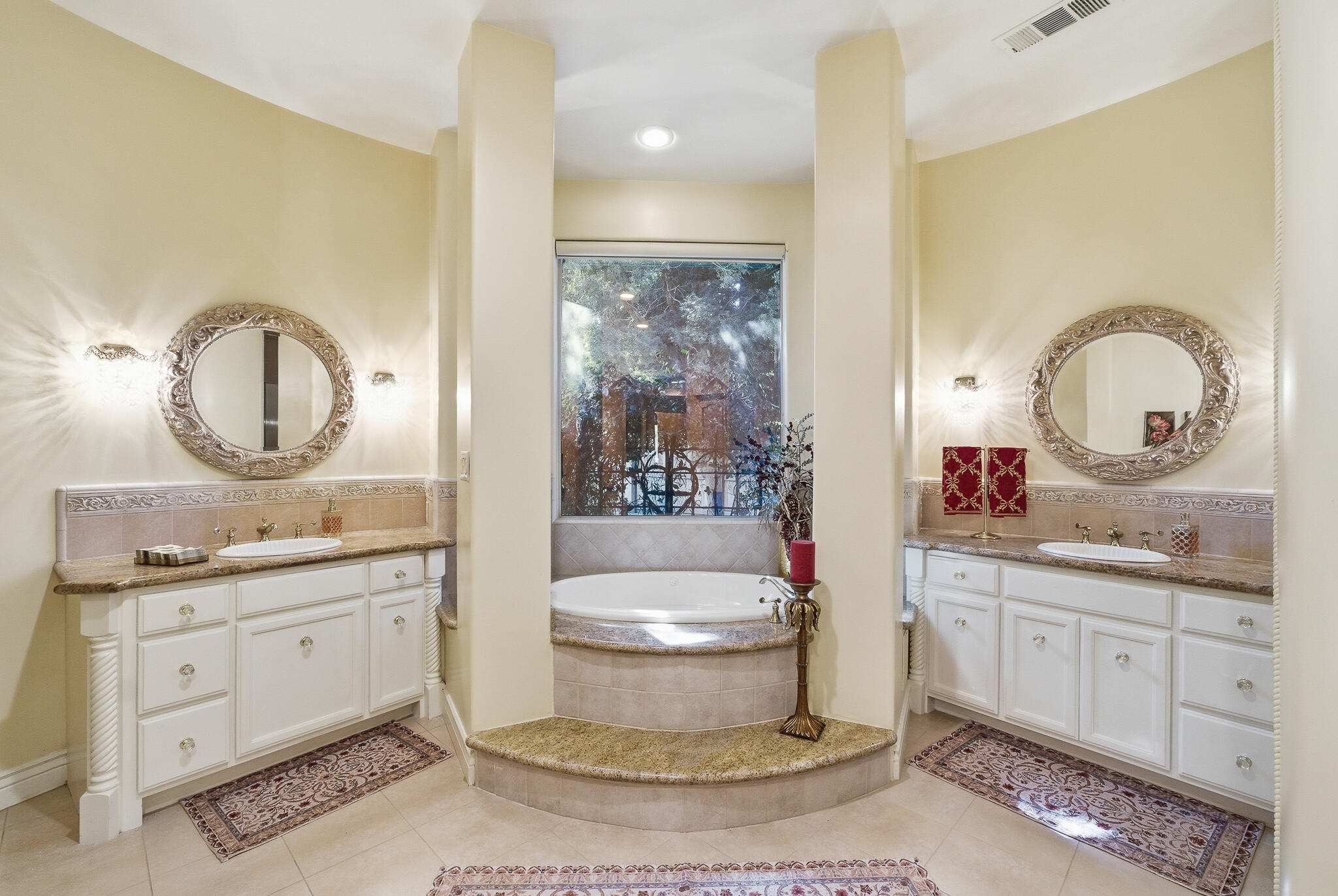 2135 SE Cottonwood Cir, Visalia, CA 93277