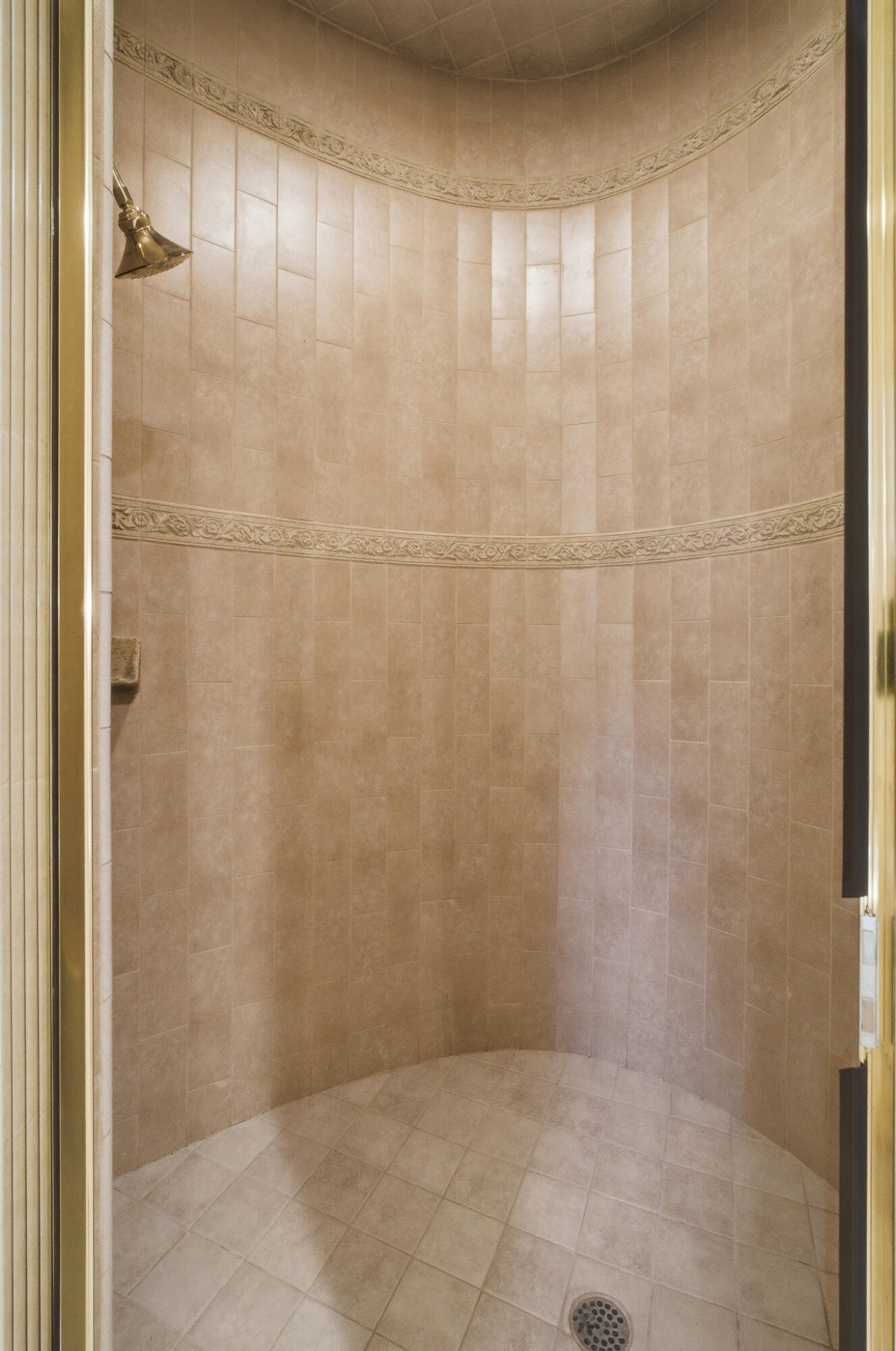 2135 SE Cottonwood Cir, Visalia, CA 93277