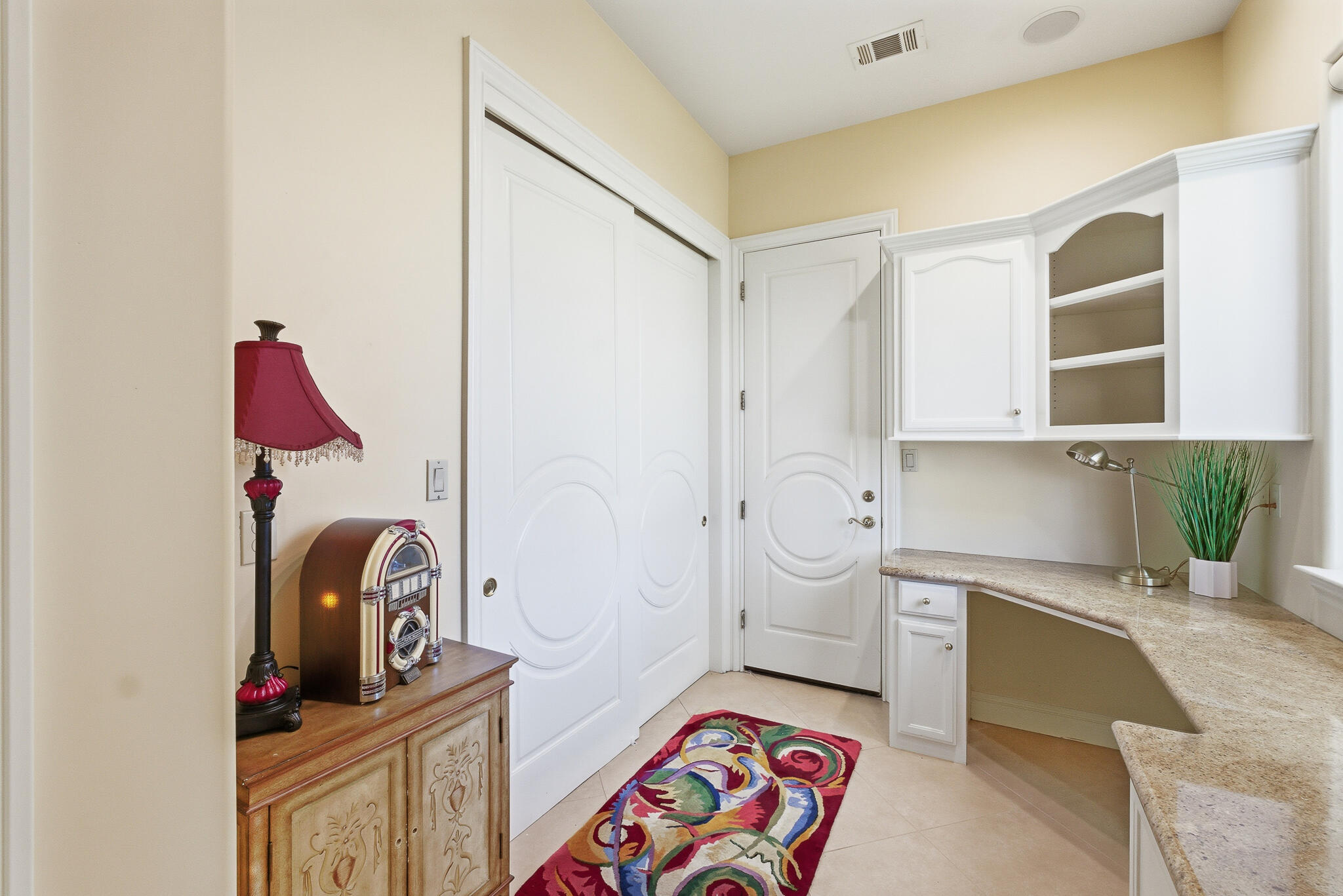 2135 SE Cottonwood Cir, Visalia, CA 93277