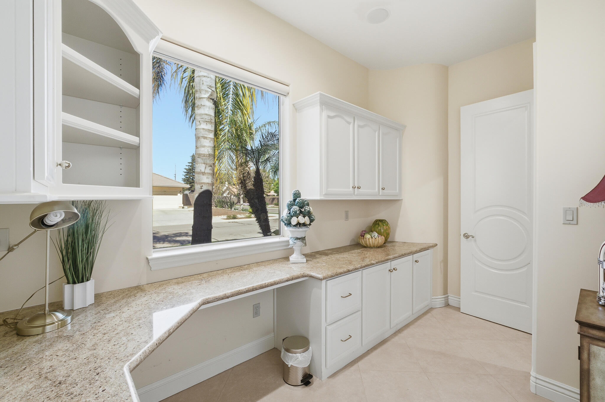 2135 SE Cottonwood Cir, Visalia, CA 93277