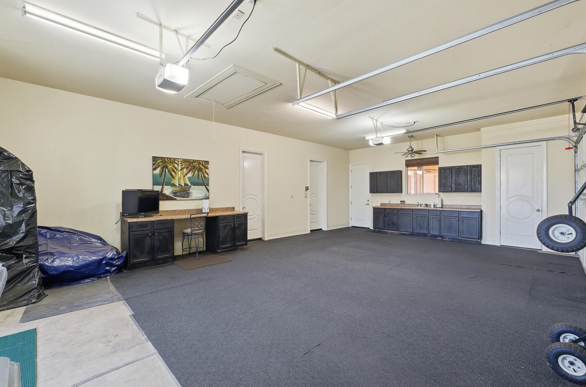 2135 SE Cottonwood Cir, Visalia, CA 93277