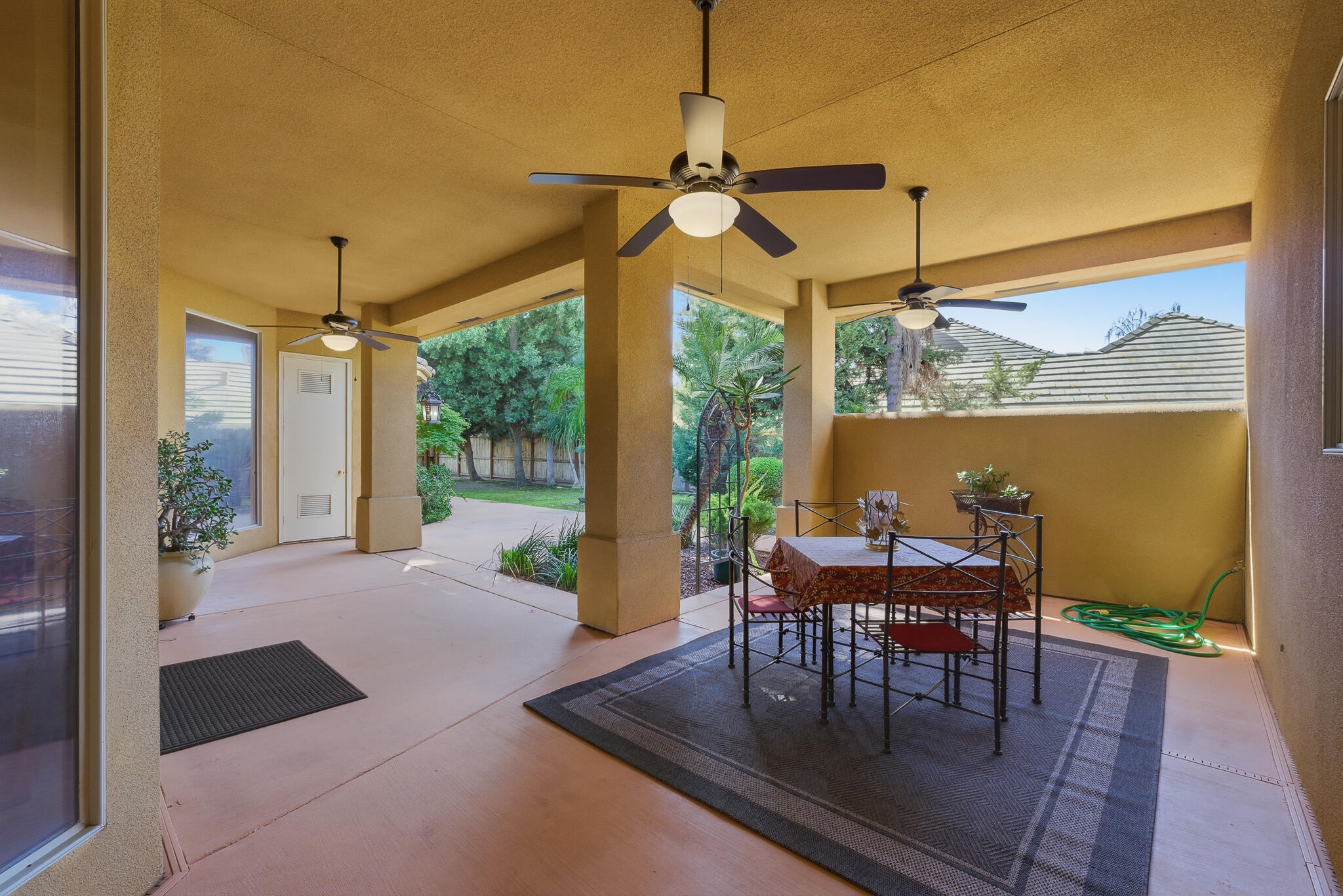 2135 SE Cottonwood Cir, Visalia, CA 93277