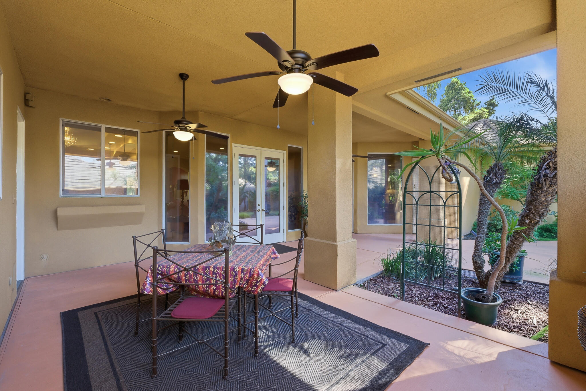 2135 SE Cottonwood Cir, Visalia, CA 93277