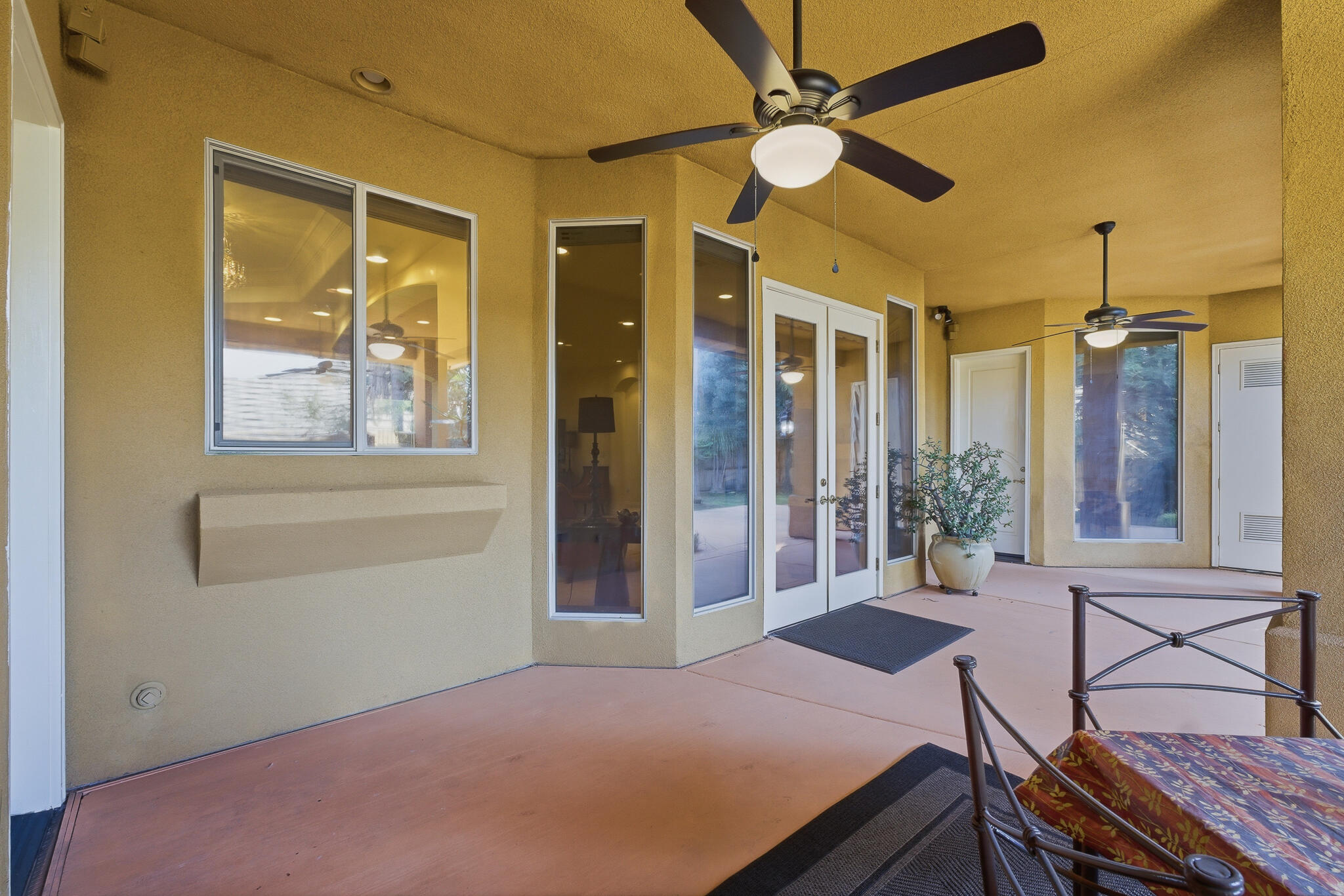 2135 SE Cottonwood Cir, Visalia, CA 93277